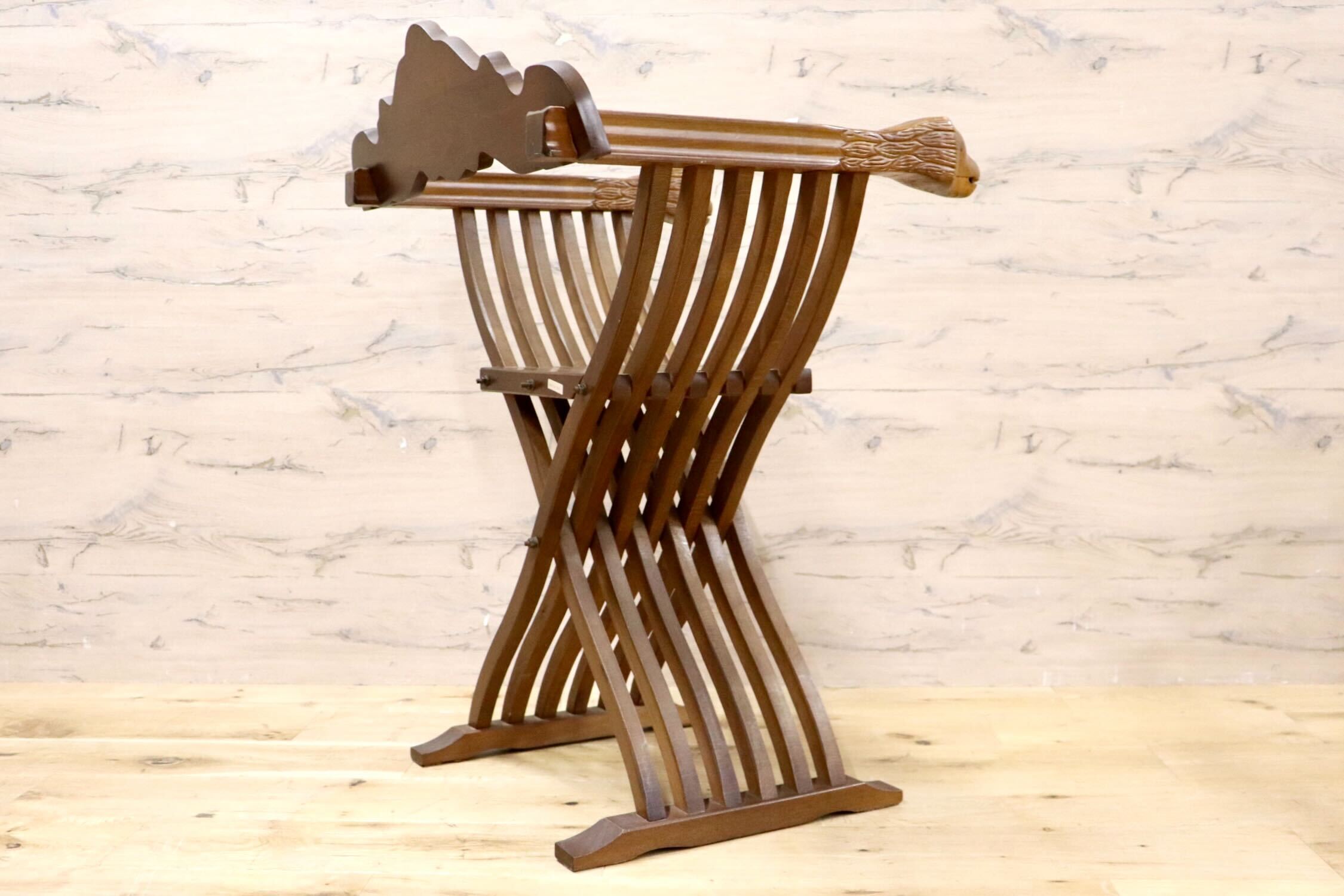 GMHN109○イタリア製 サボナーラ ライオンチェア サヴォナローラ 折り畳み式 椅子 チェア 木製 彫刻 アンティーク 輸入家具 展示品