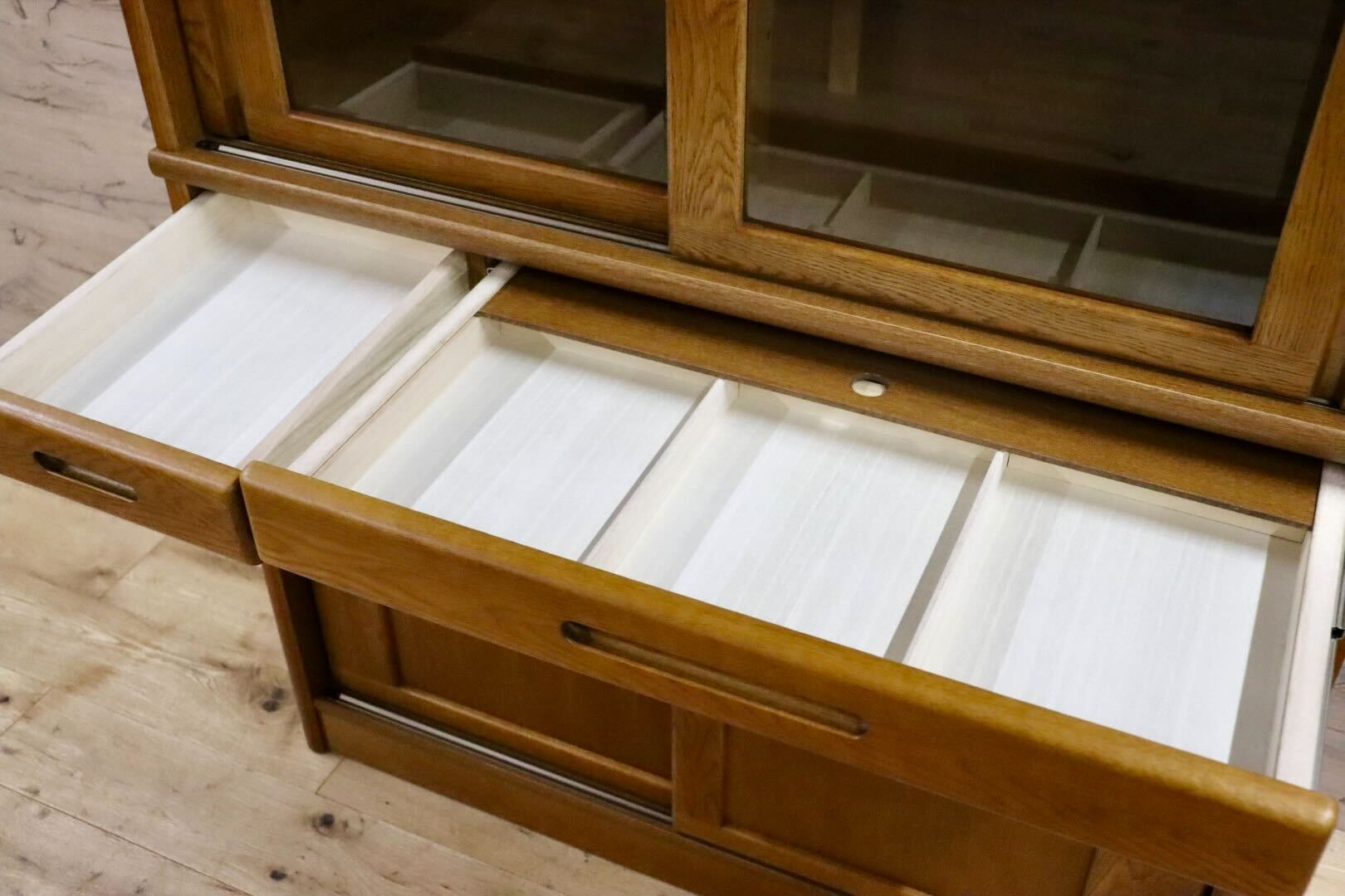 GMIS436○浜本工芸 / HAMAMOTO No.1800 食器棚 カップボード キッチンボード 楢材 無垢 ダークオーク 定価約28.3万 モデルルーム展示品