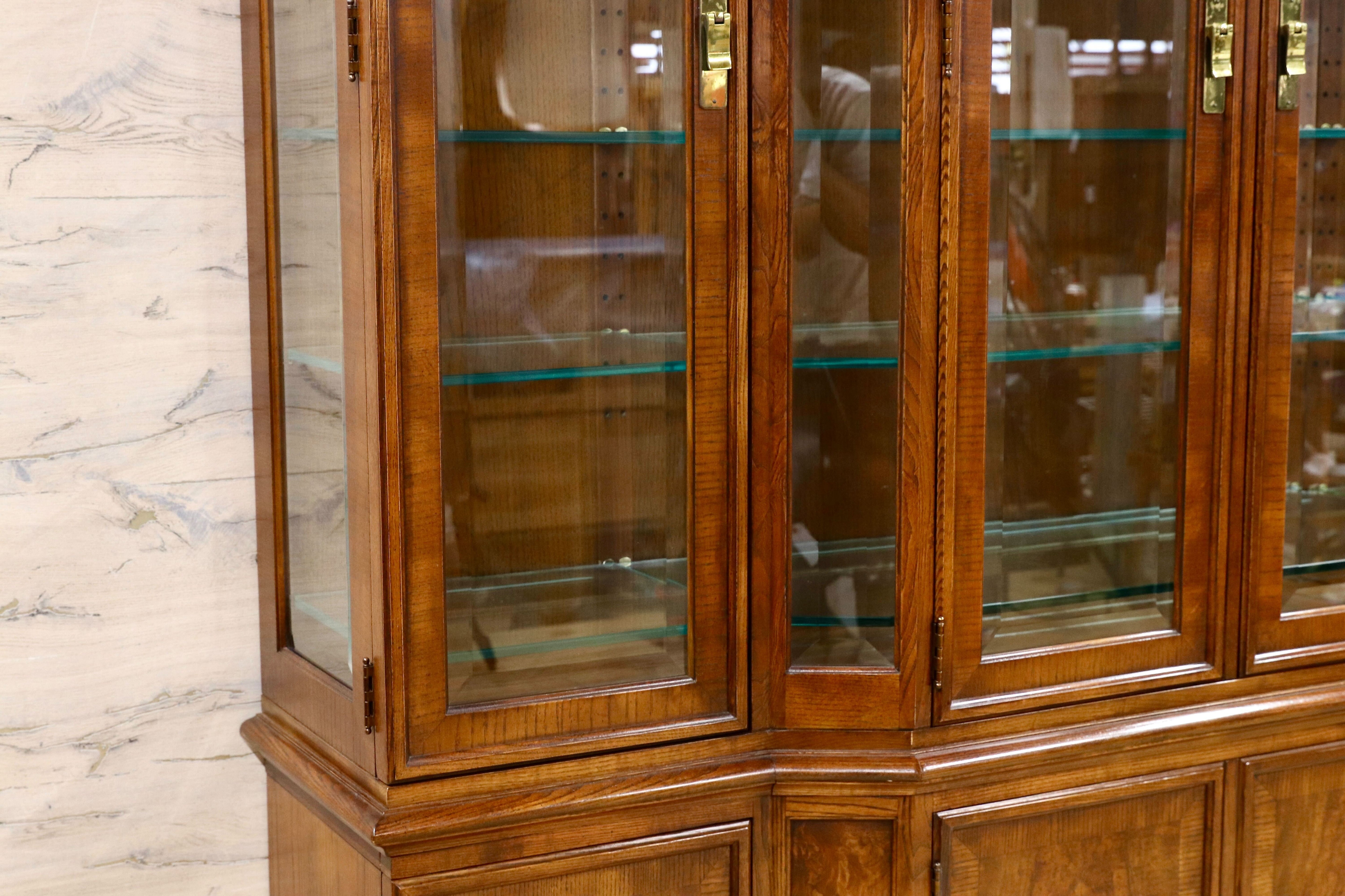 GMHK133○DREXEL HERITAGE / ドレクセルヘリテイジ CHINA チャイナ キャビネット 飾り棚 クラシック 最高級 約150万 稀少