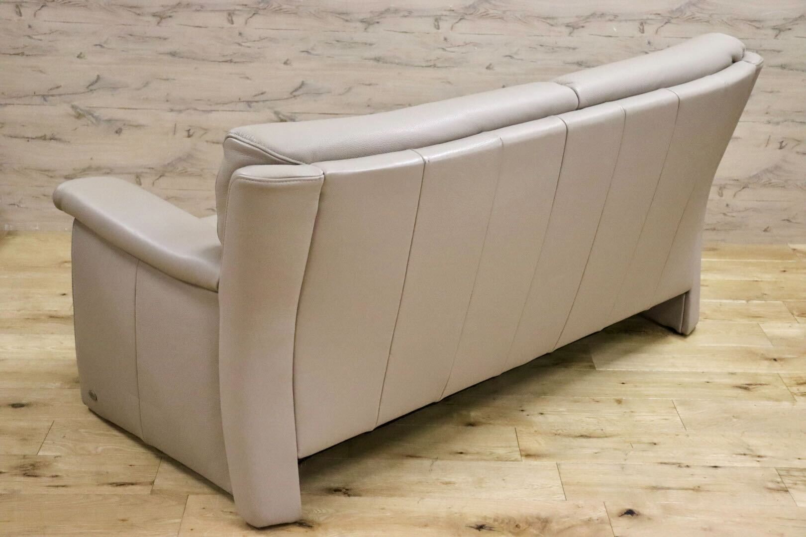 GMIS439○himolla / ヒモラ ベルク 2人掛けソファ ラブソファ 長椅子 2シーター 本革 ドイツ IDC大塚家具 定価約29万