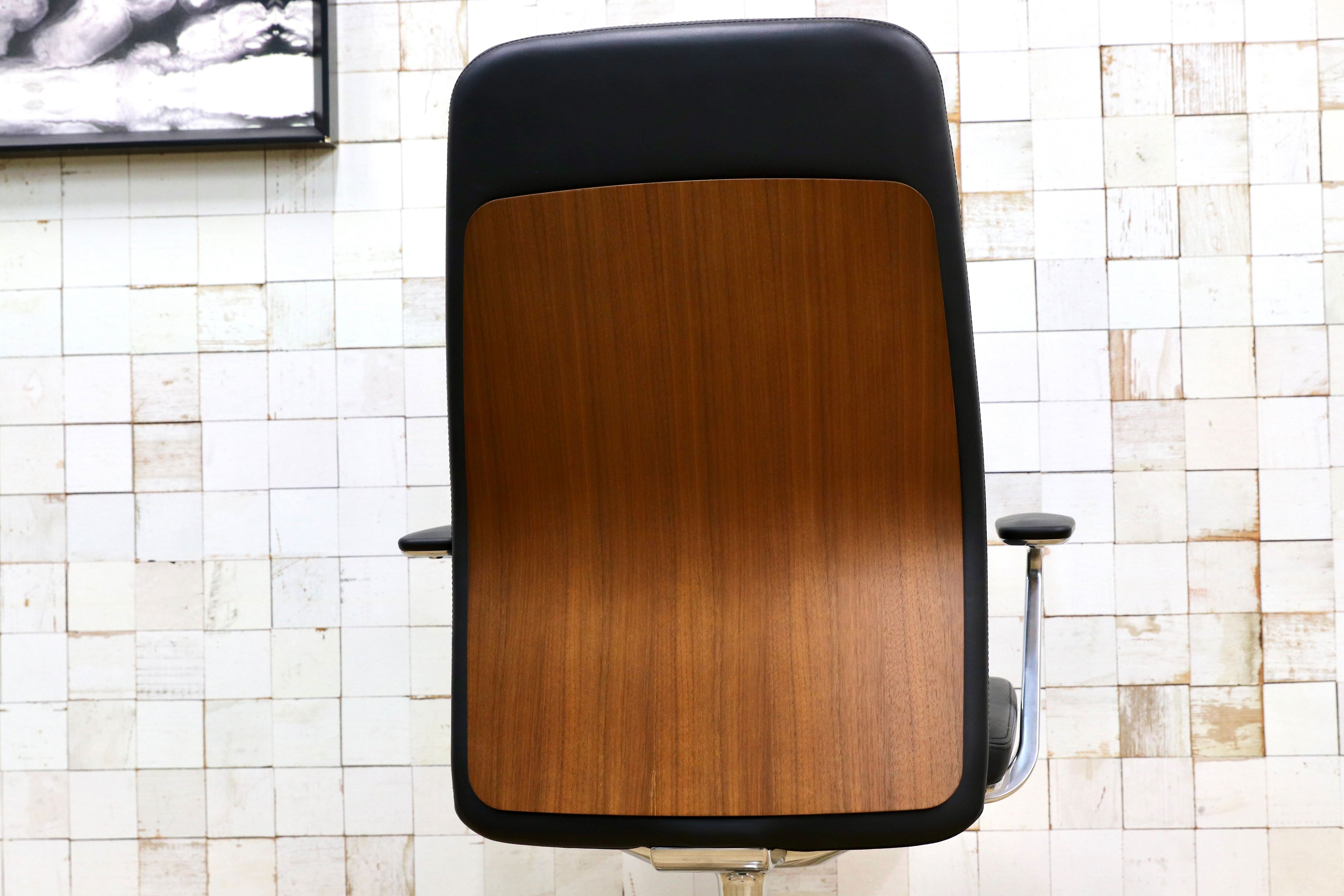 GMIK678I○okamura / オカムラ CRAFTIE クラフティー デスクチェア オフィスチェア アームチェア 本革 ウォールナット 定価約38万 展示品