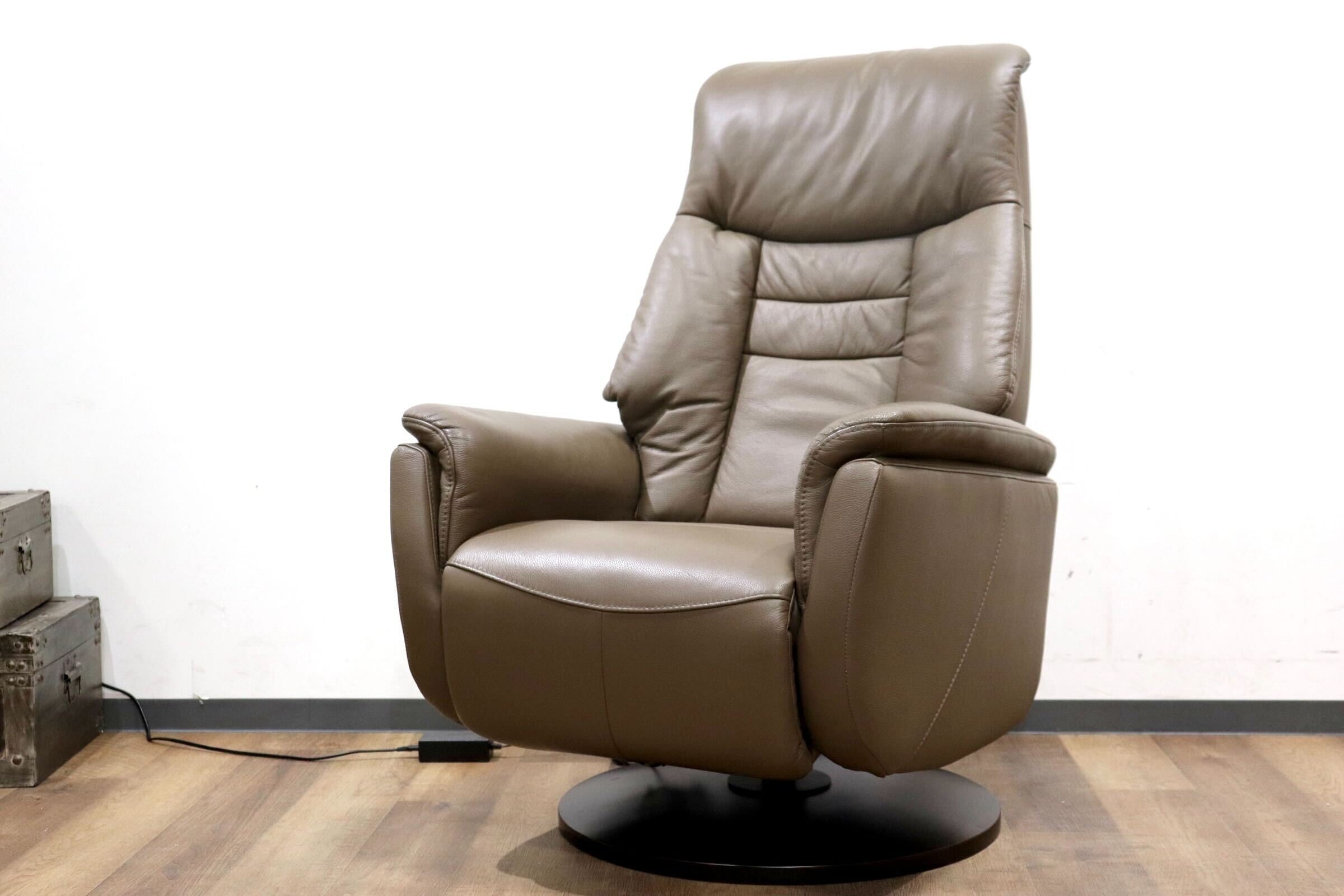 GMHS443○IDC大塚家具 ルージア 電動 リクライニングチェア パーソナルチェア フットレスト 本革 トープ色 定価16.8万 展示品