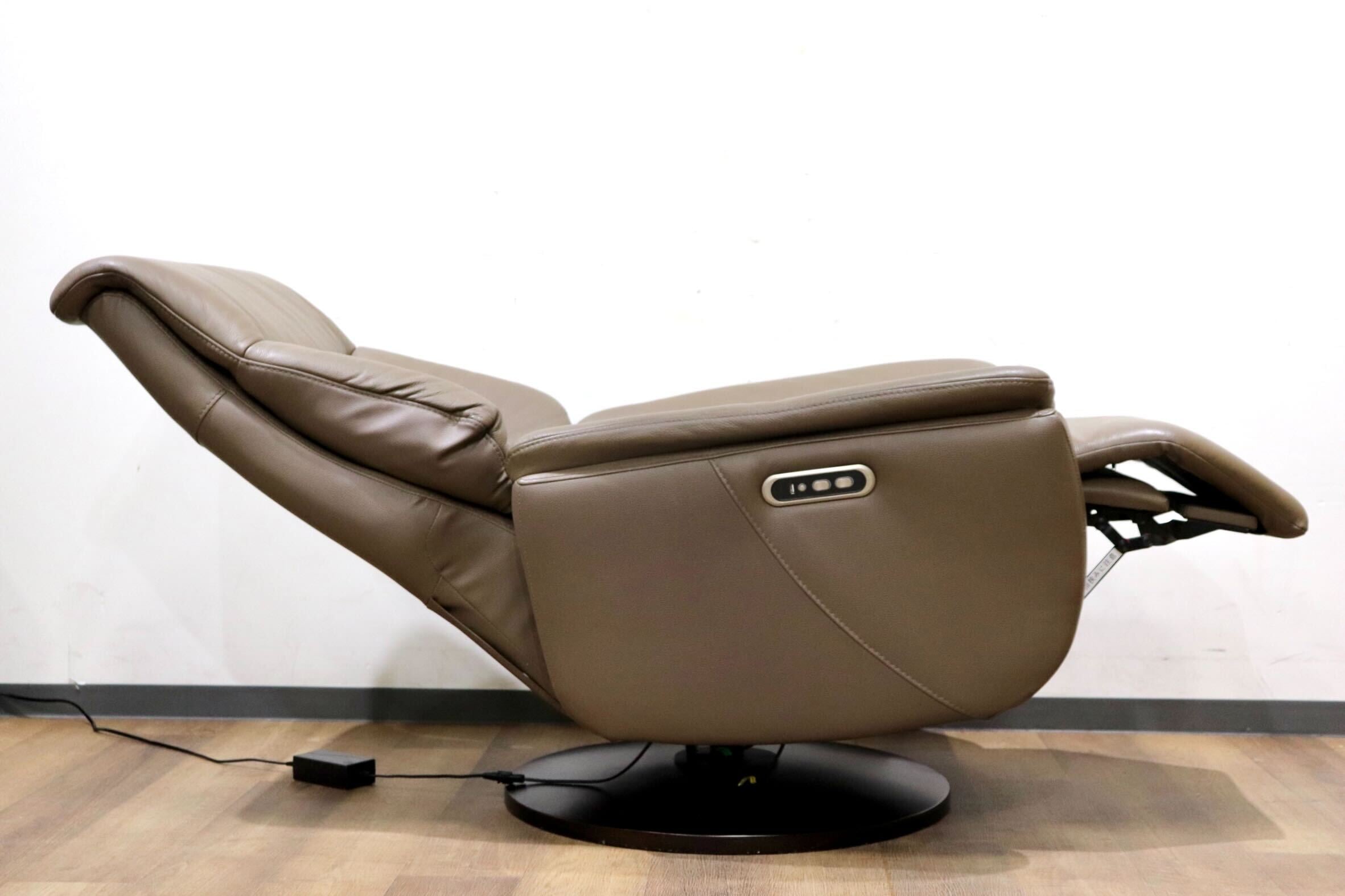 GMHS443○IDC大塚家具 ルージア 電動 リクライニングチェア パーソナルチェア フットレスト 本革 トープ色 定価16.8万 展示品