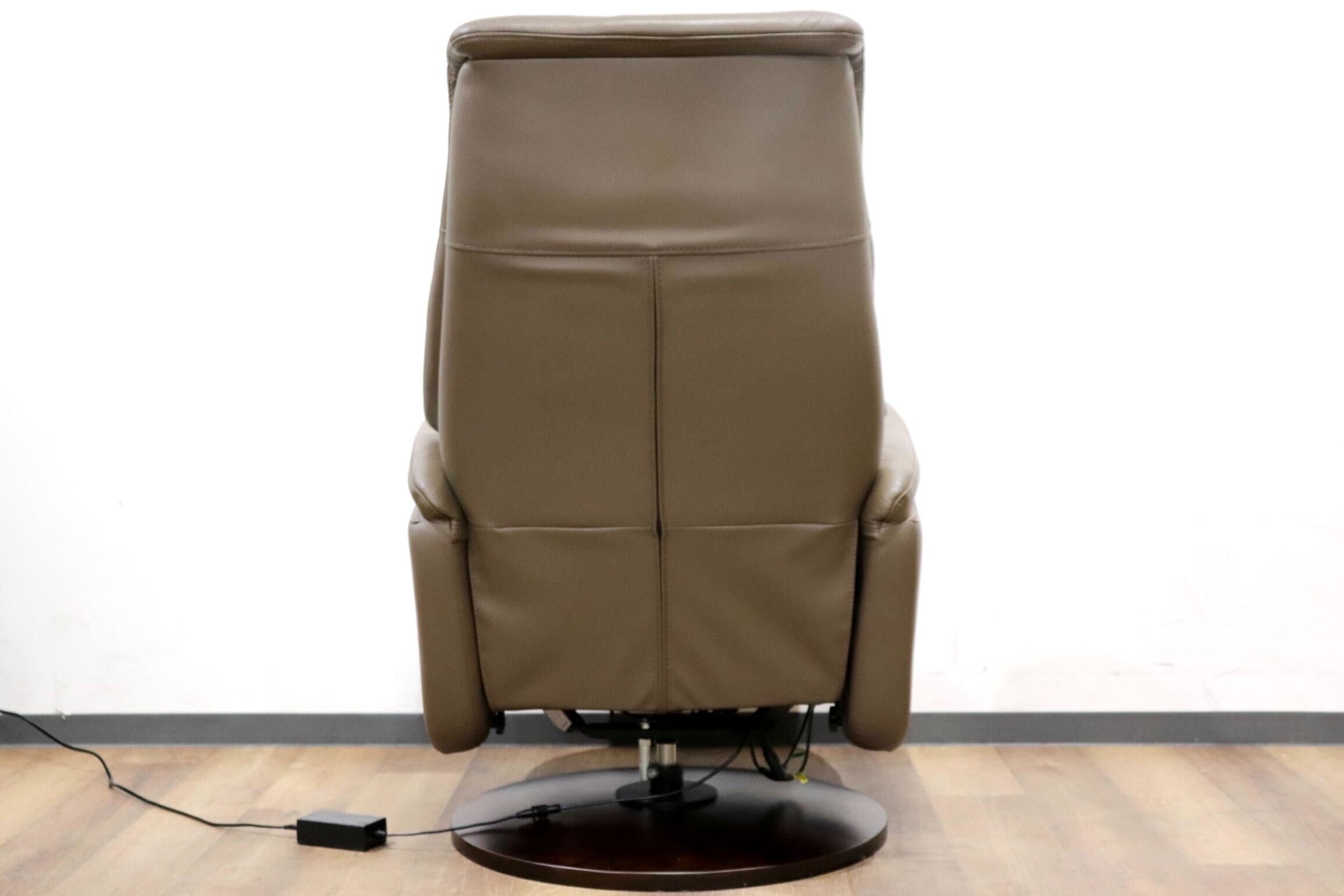 GMHS443○IDC大塚家具 ルージア 電動 リクライニングチェア パーソナルチェア フットレスト 本革 トープ色 定価16.8万 展示品