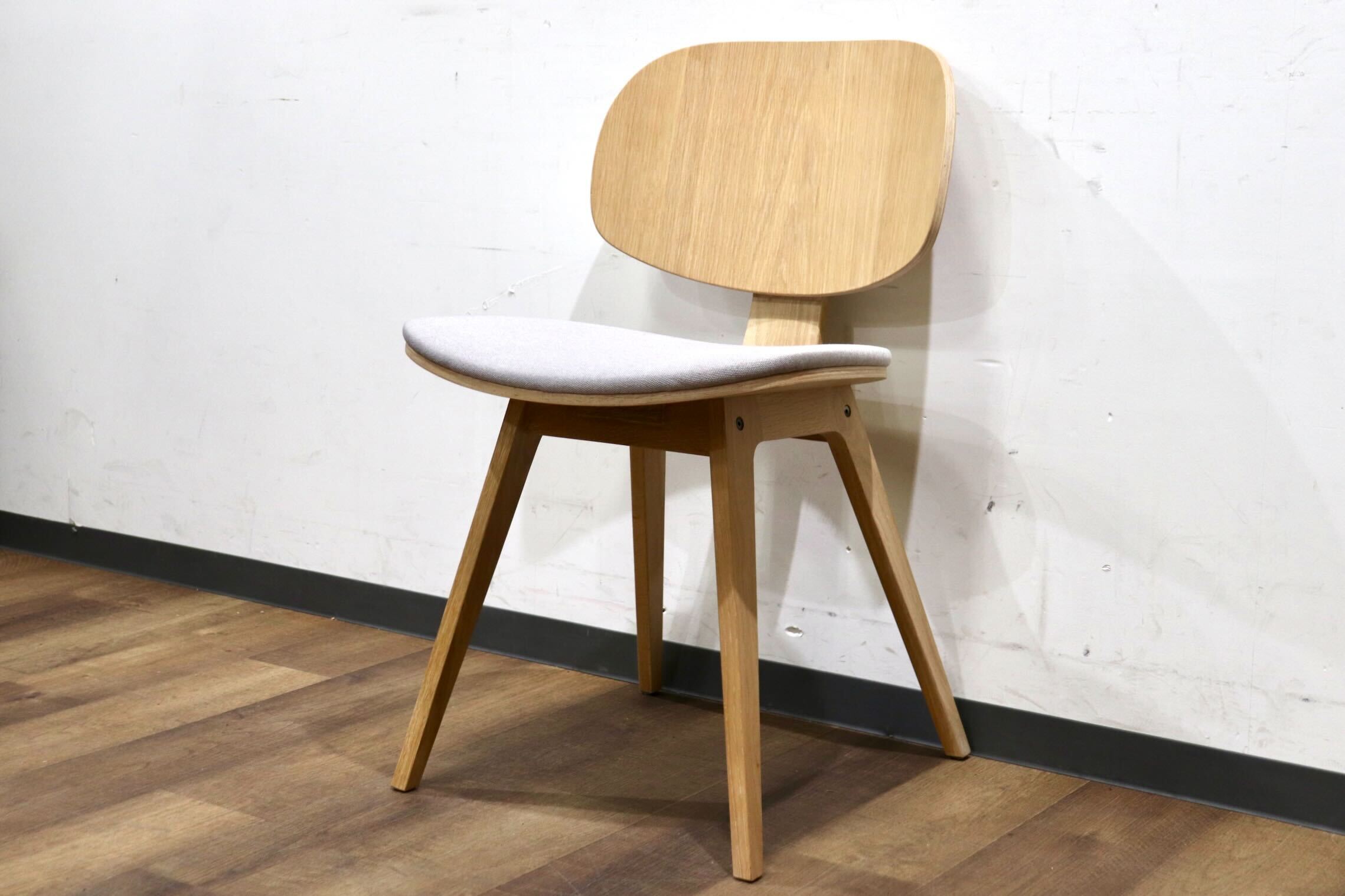 GMHS448A○FUJIEI / 藤栄 CUMMER F Chair カマーFチェア ダイニングチェア 食卓椅子 ファブリック グレー 北欧スタイル 展示品