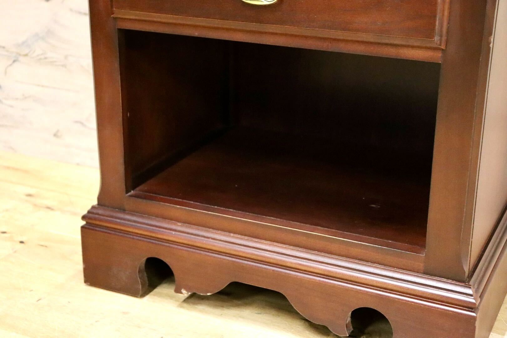 GMHS180L○Thomasville / トーマスビル ナイトテーブル エンドテーブル サイドテーブル 米軍放出家具 アンティーク ヴィンテージ