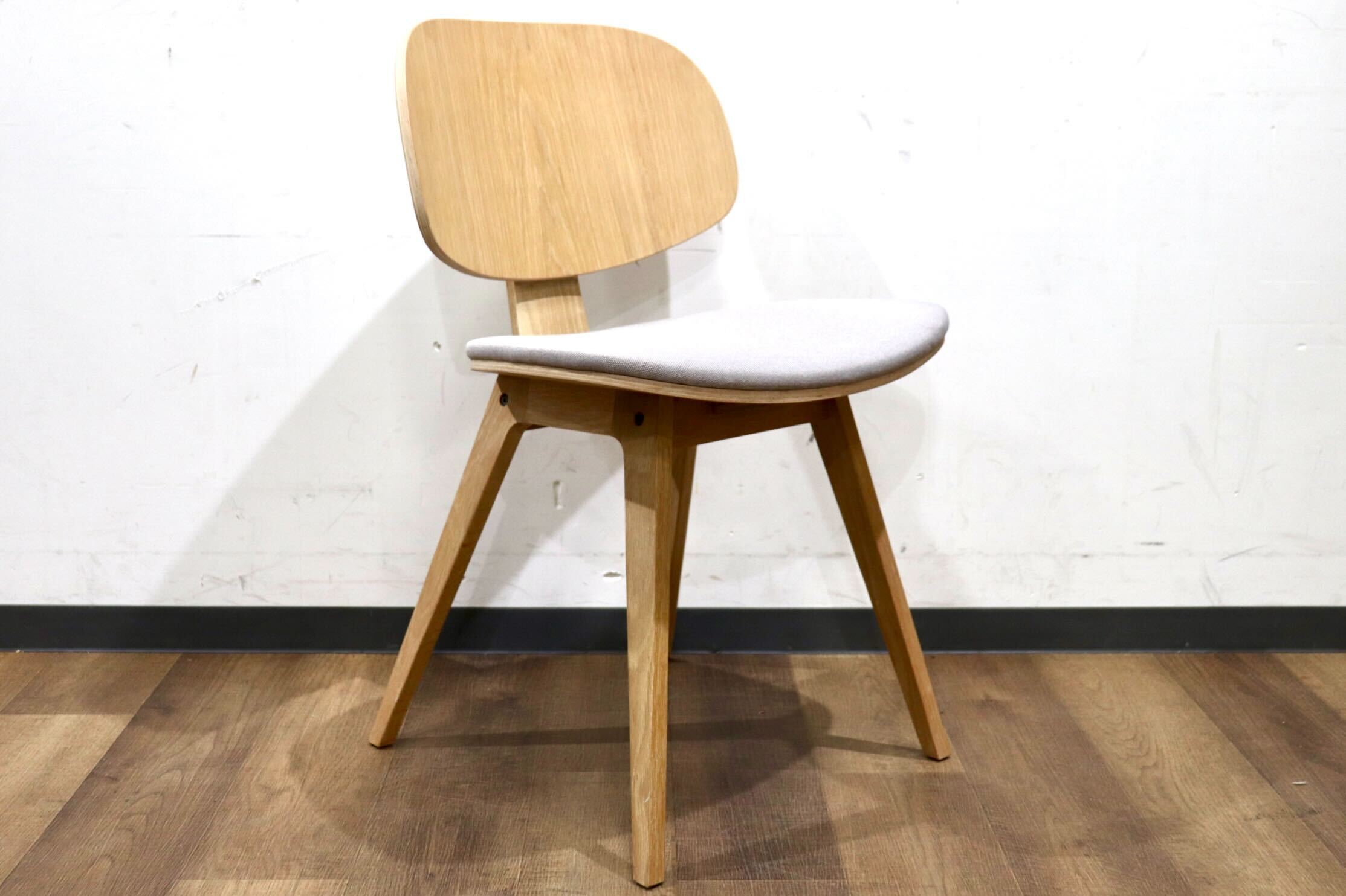 GMHS448A○FUJIEI / 藤栄 CUMMER F Chair カマーFチェア ダイニングチェア 食卓椅子 ファブリック グレー 北欧スタイル 展示品