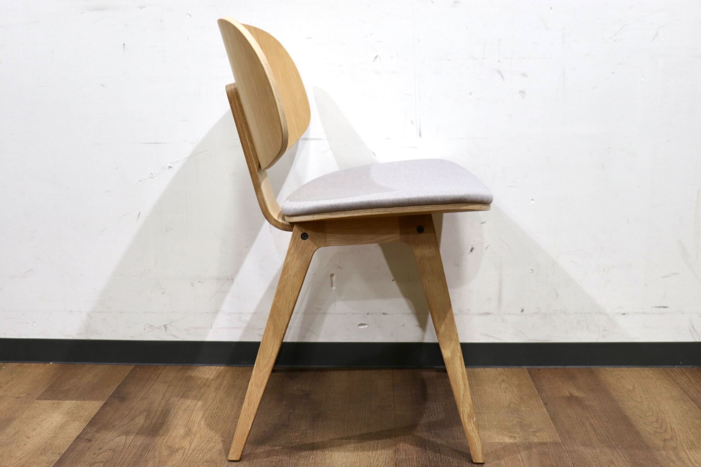 GMHS448A○FUJIEI / 藤栄 CUMMER F Chair カマーFチェア ダイニングチェア 食卓椅子 ファブリック グレー 北欧スタイル 展示品