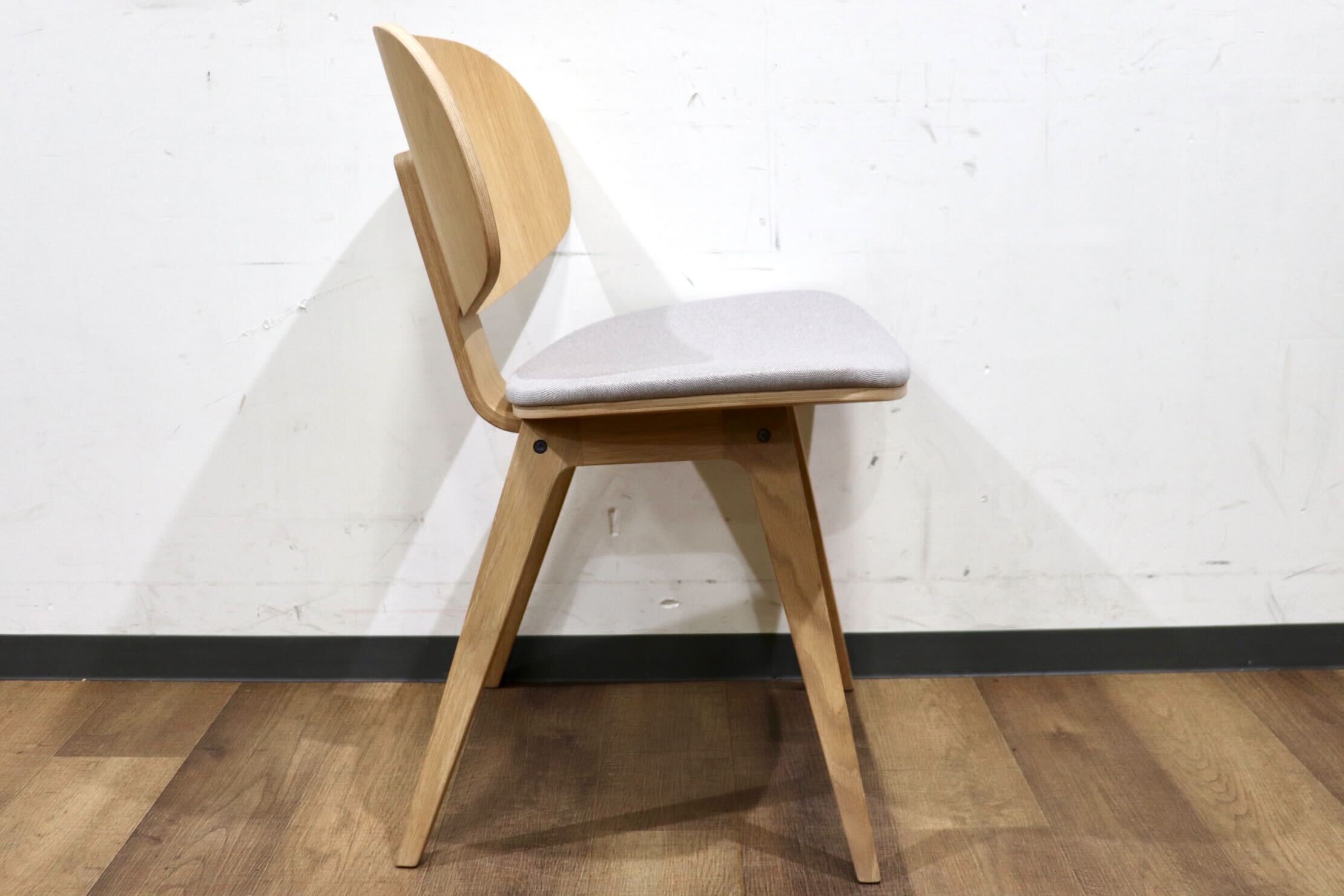GMHS448B○FUJIEI / 藤栄 CUMMER F Chair カマーFチェア ダイニングチェア 食卓椅子 ファブリック グレー 北欧スタイル 展示品