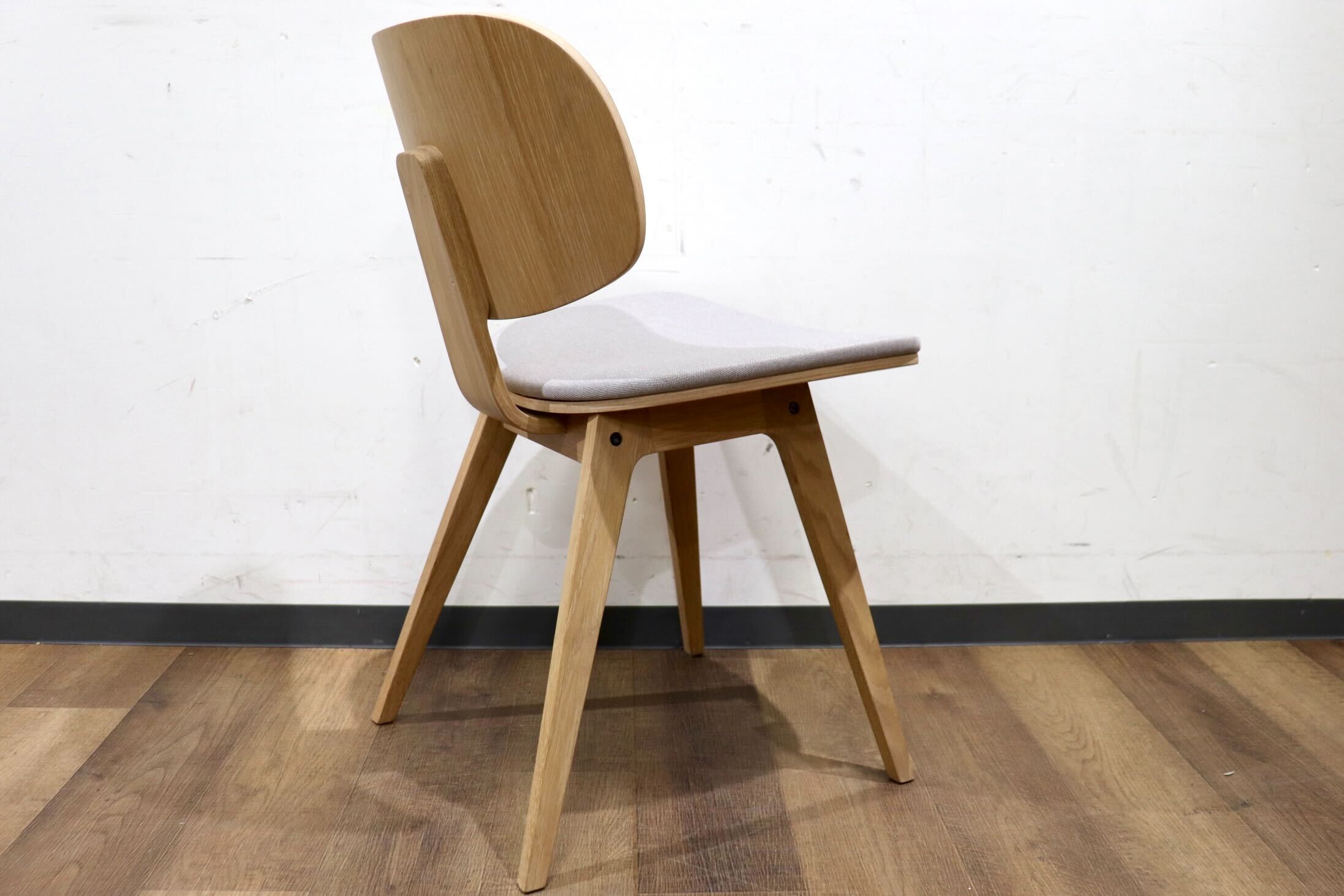 GMHS448B○FUJIEI / 藤栄 CUMMER F Chair カマーFチェア ダイニングチェア 食卓椅子 ファブリック グレー 北欧スタイル 展示品