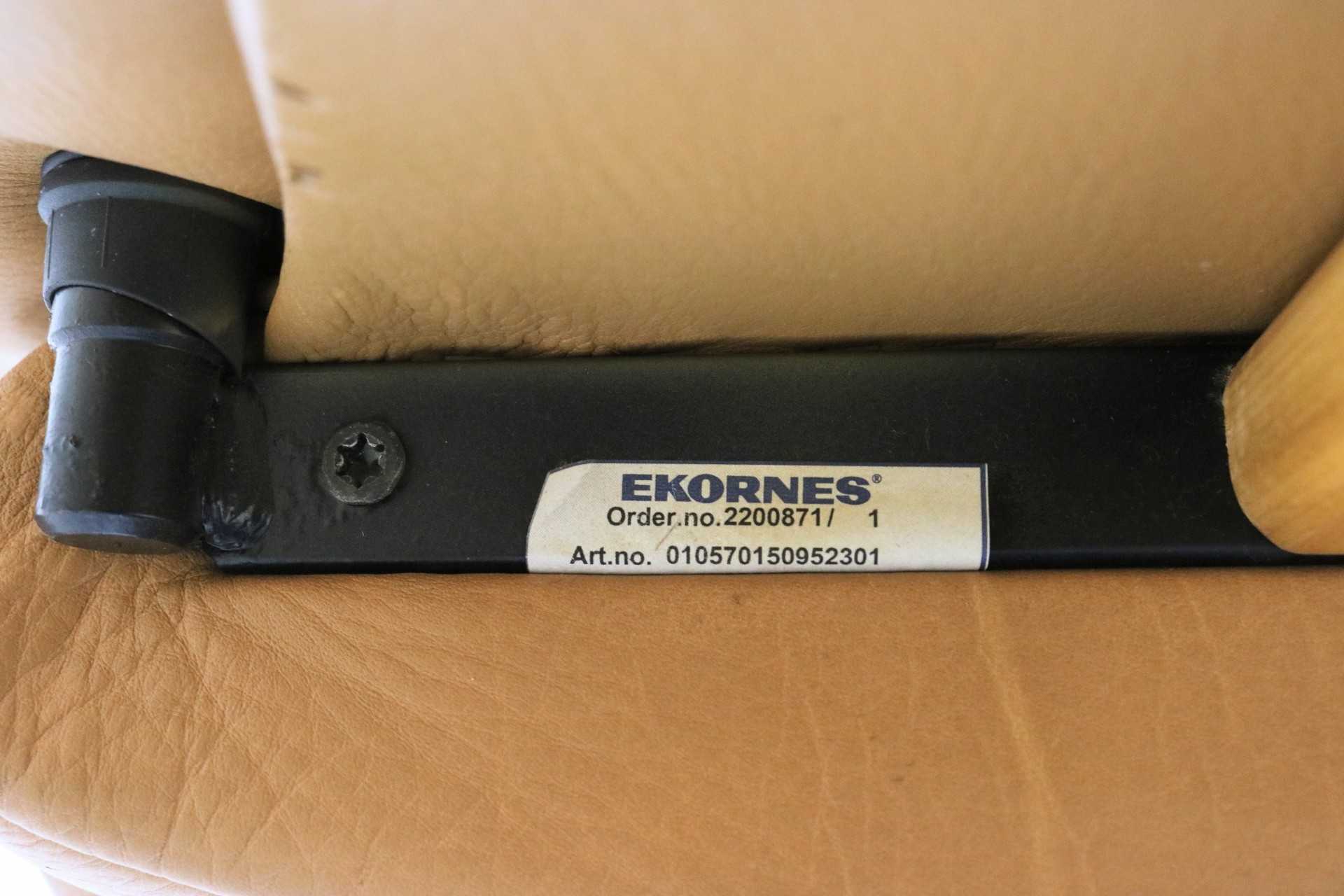 GMHH498○EKORNES / エコーネス ロイヤル リクライニングチェア パーソナルチェア オットマン ライトキャメル 本革 北欧 ノルウェー 最高級