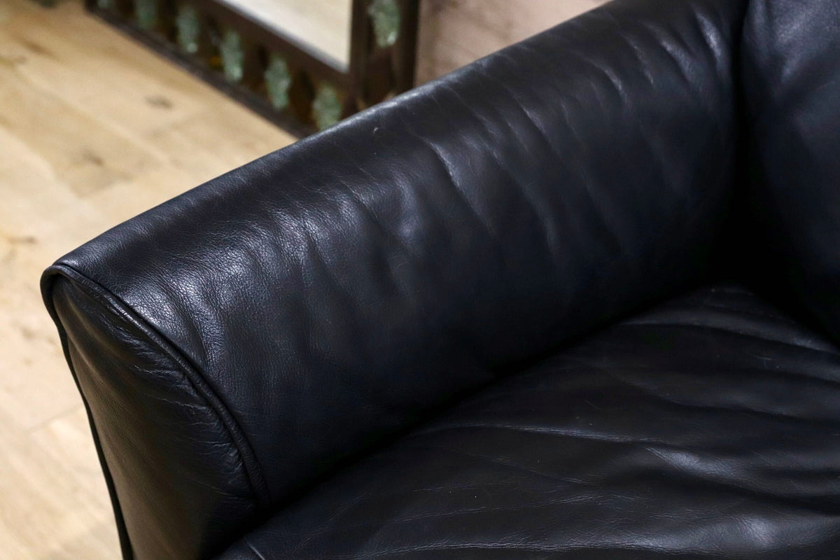 GMJK475○NATUZZI / ナツッジ LEATHER EDITIONS レザーエディションズ 3人掛けソファ 総本革 ブラック プライウッドフレーム ヴィンテージ