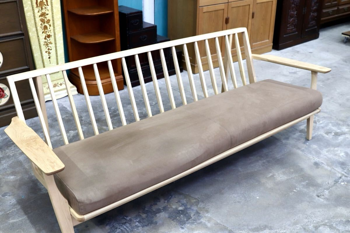 GMIK704○karimoku / カリモク WU6153 3人掛けソファ トリプルソファ ピュアメープル 布張り 長椅子 国産家具 約39万 展示品