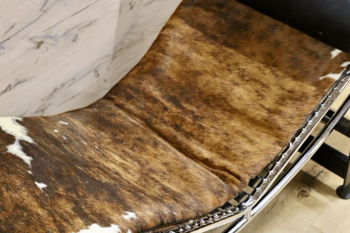 GMIS267○Cassina / カッシーナ 4 CHAISE LONGUE ル・コルビュジエ LC4 カウハイド シェーズロング 寝椅子 イタリアモダン 名作 約121万