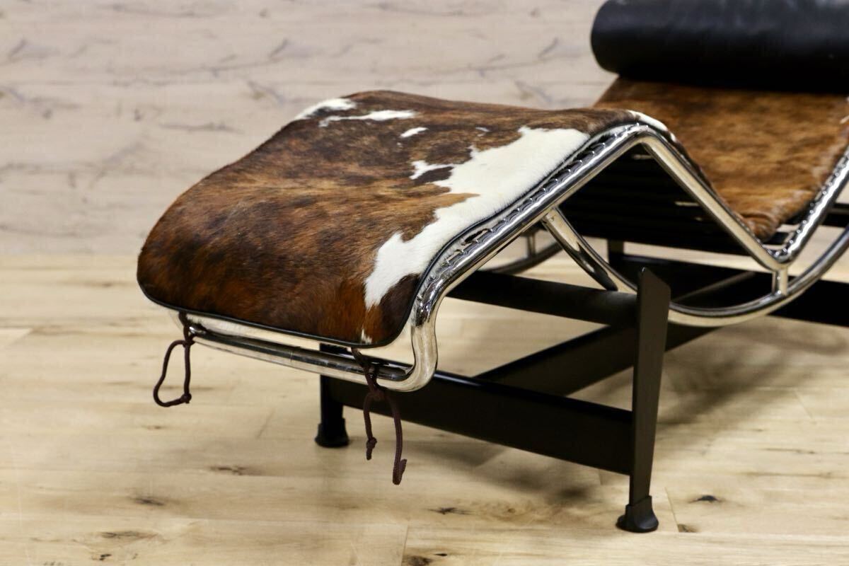 GMIS267○Cassina / カッシーナ 4 CHAISE LONGUE ル・コルビュジエ LC4 カウハイド シェーズロング 寝椅子 イタリアモダン 名作 約121万