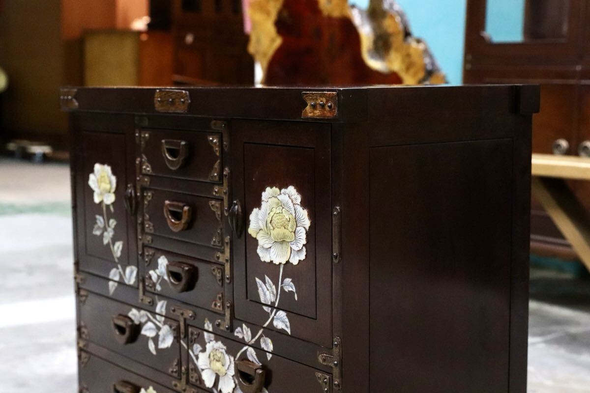 GMIS390A○唐木 花梨 鉄刀木 螺鈿細工 中国美術 最高級 車箪笥 ミニ箪笥 チェスト サイドボード アンティーク 小物入れ