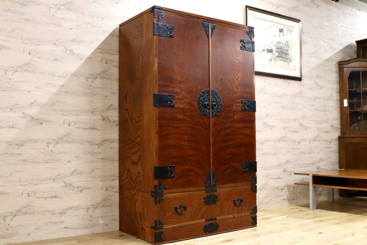 GMJS184A○岩谷堂箪笥 ワードローブ 洋服箪笥 衣装箪笥 欅材 漆塗り 鉄金具 鏡付き 伝統工芸 国産家具 和家具 和モダン 参考定価約70万円