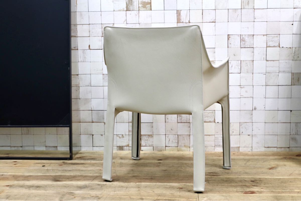 GMIO74A○Cassina / カッシーナ 413 CAB キャブアームチェア マリオ・ベリーニ 椅子 マットアイボリー レザー イタリアモダン 定価50.6万