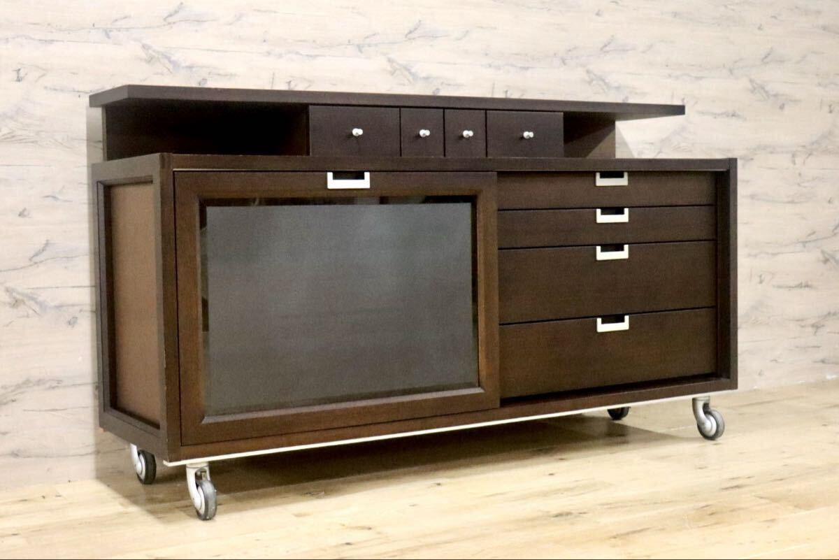 GMIH143○ガラスキャビネット サイドボード リビング収納 飾り棚 ダークブラウン スタイリッシュモダン キャスター付き