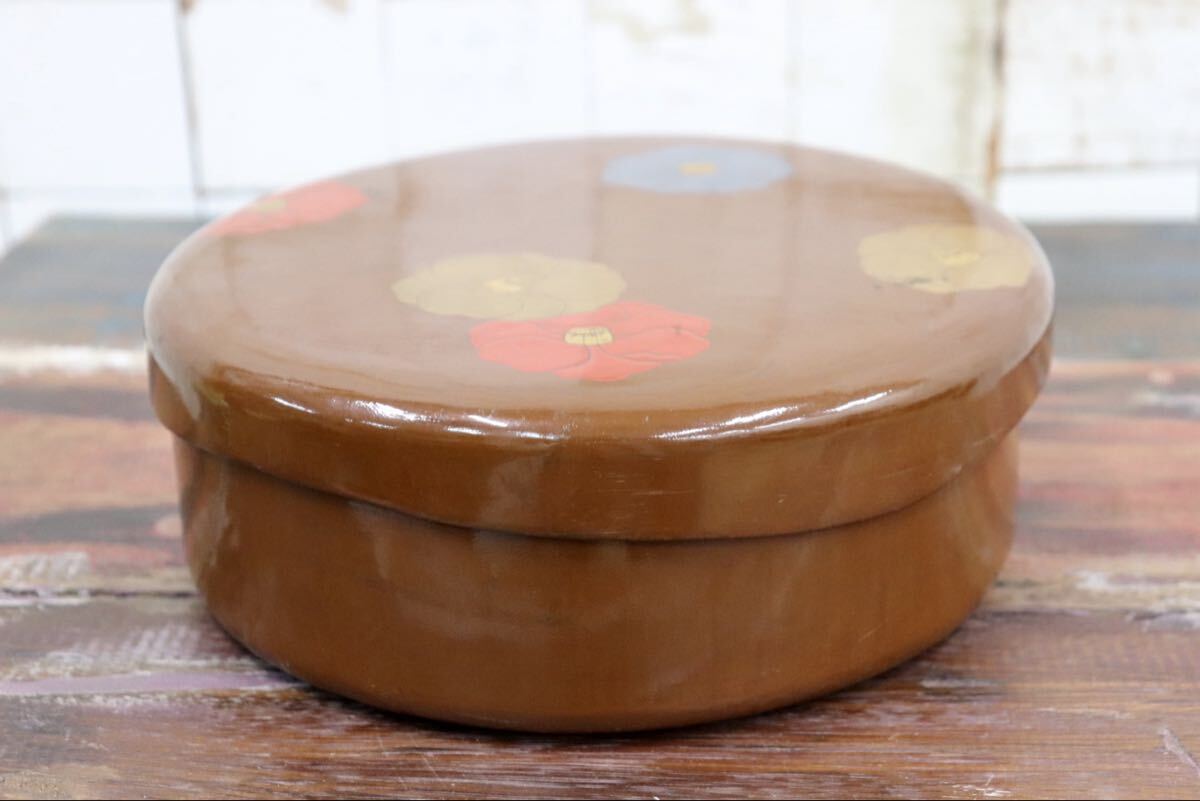 GMJS337B〇岡田表寛 花椿 食籠 蓋付菓子器 漆器 共箱 茶道具 内箔装飾 椿文様 古美術品