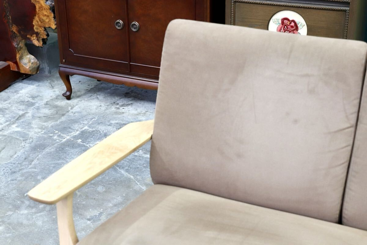 GMIK704○karimoku / カリモク WU6153 3人掛けソファ トリプルソファ ピュアメープル 布張り 長椅子 国産家具 約39万 展示品