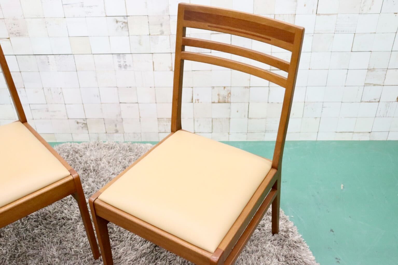 GMFF98A○朝日木材加工 BOSCO ボスコ ダイニングチェア アームレスチェア 椅子 2脚セット ニヤトー材 合皮 ベージュ ACTUS 北欧スタイル