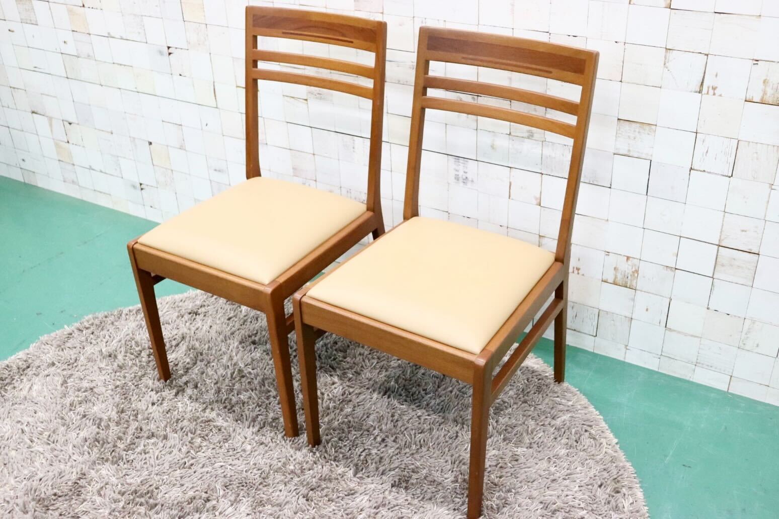 GMFF98A○朝日木材加工 BOSCO ボスコ ダイニングチェア アームレスチェア 椅子 2脚セット ニヤトー材 合皮 ベージュ ACTUS 北欧スタイル