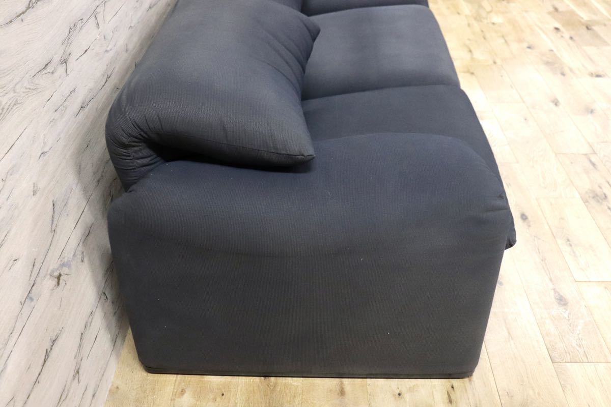 GMFK588B○Cassina / カッシーナ 675 MARALUNGA マラルンガ 3人掛けソファ ファブリック ヴィコ・マジストレッティ 定価約193万 美品