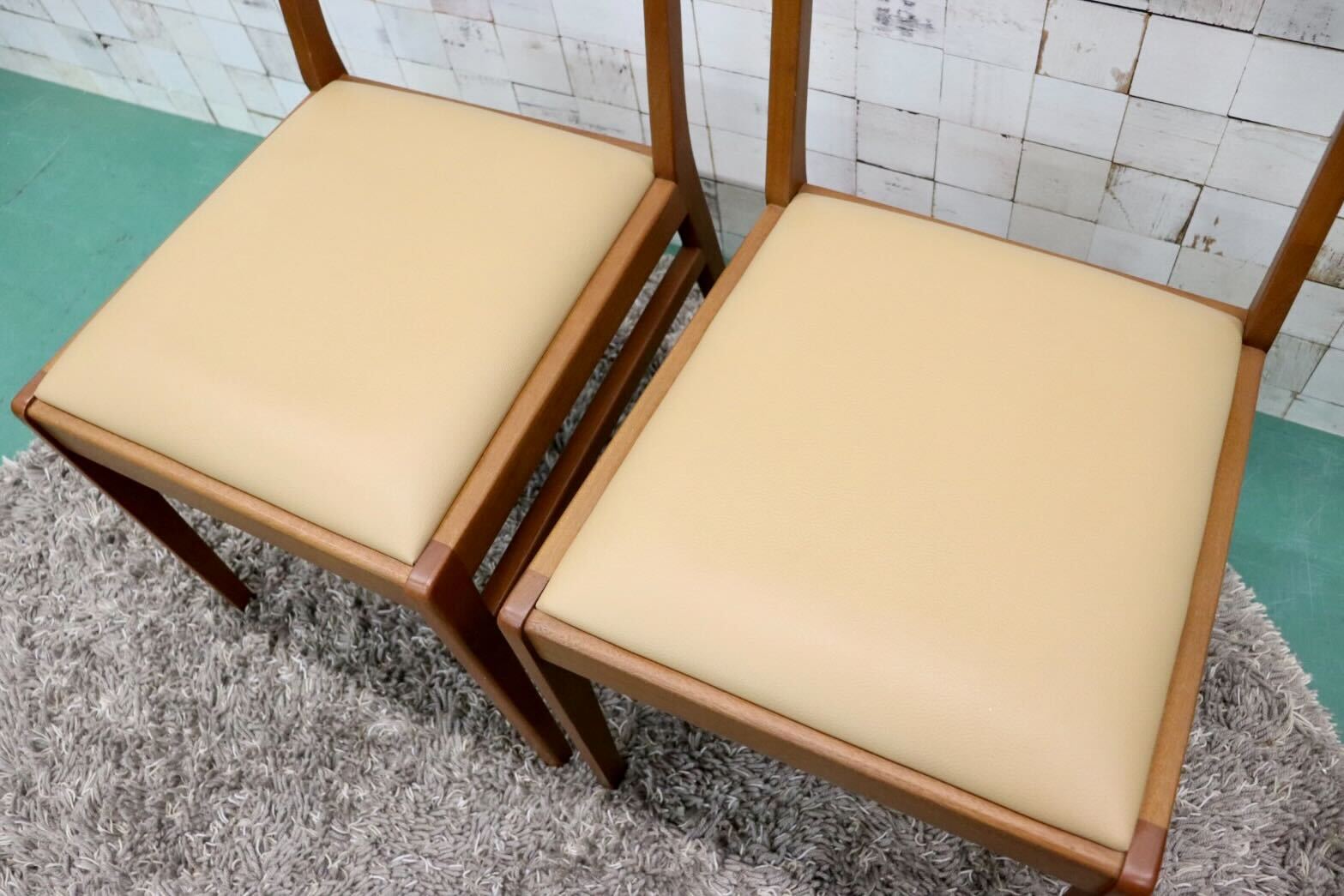 GMFF98A○朝日木材加工 BOSCO ボスコ ダイニングチェア アームレスチェア 椅子 2脚セット ニヤトー材 合皮 ベージュ ACTUS 北欧スタイル