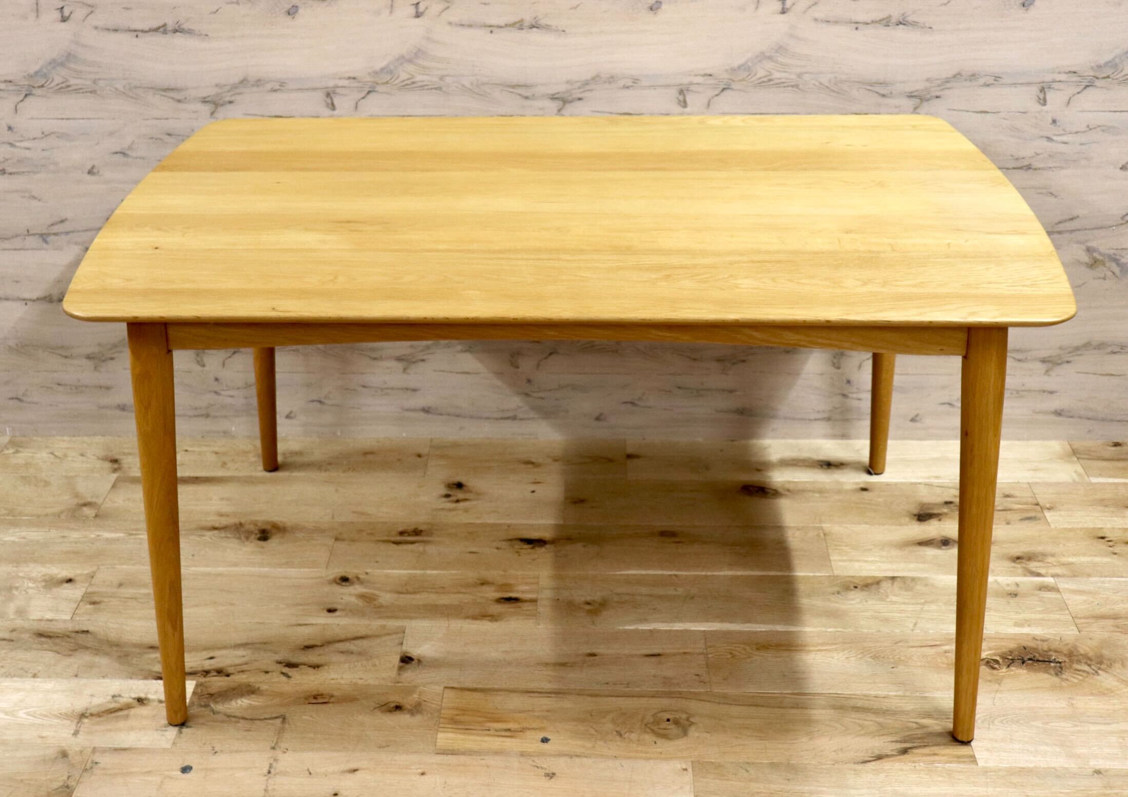 GMGN35○IDC大塚家具 CINEMA シネマ ダイニングテーブル 食卓テーブル 作業台 レッドオーク材 無垢 北欧スタイル 定価約6.4万 展示品