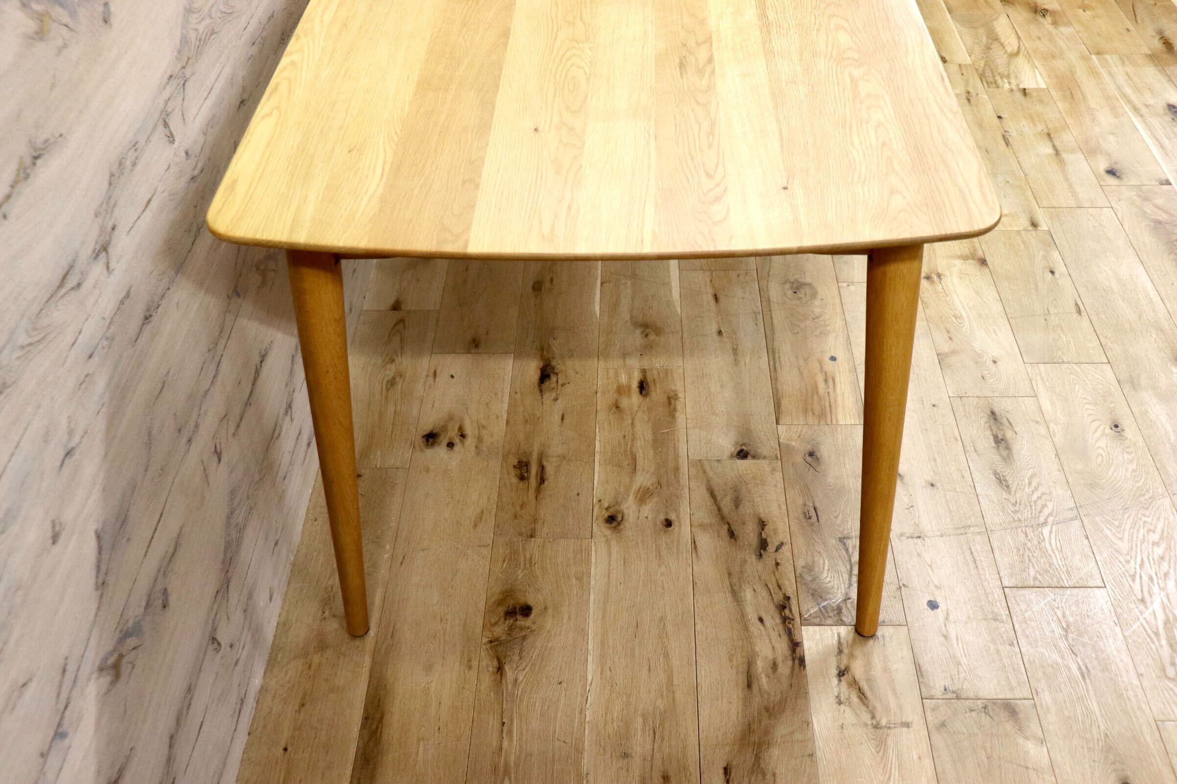 GMGN35○IDC大塚家具 CINEMA シネマ ダイニングテーブル 食卓テーブル 作業台 レッドオーク材 無垢 北欧スタイル 定価約6.4万 展示品