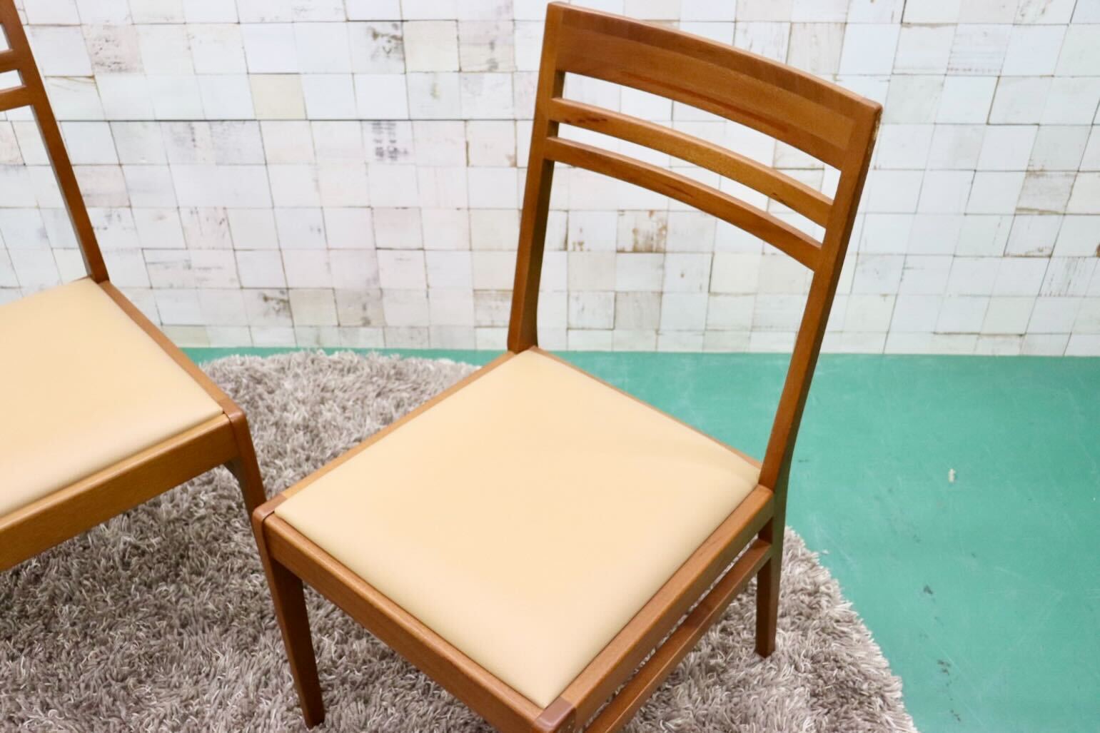 GMFF98B○朝日木材加工 BOSCO ボスコ ダイニングチェア アームレスチェア 椅子 2脚セット ニヤトー材 合皮 ベージュ ACTUS 北欧スタイル