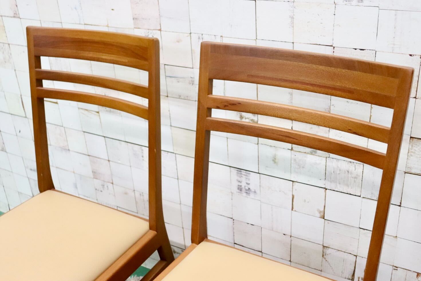 GMFF98B○朝日木材加工 BOSCO ボスコ ダイニングチェア アームレスチェア 椅子 2脚セット ニヤトー材 合皮 ベージュ ACTUS 北欧スタイル