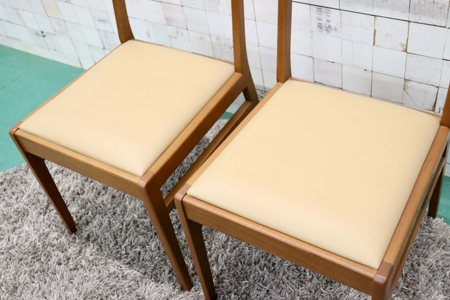 GMFF98B○朝日木材加工 BOSCO ボスコ ダイニングチェア アームレスチェア 椅子 2脚セット ニヤトー材 合皮 ベージュ ACTUS 北欧スタイル