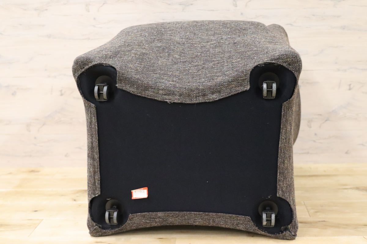 GMFK318E○Cassina / カッシーナ 684 PICCOLA TENTAZIONE ピッコラテンタツィオーネ ラウンジアームチェア 定価約40万 展示品