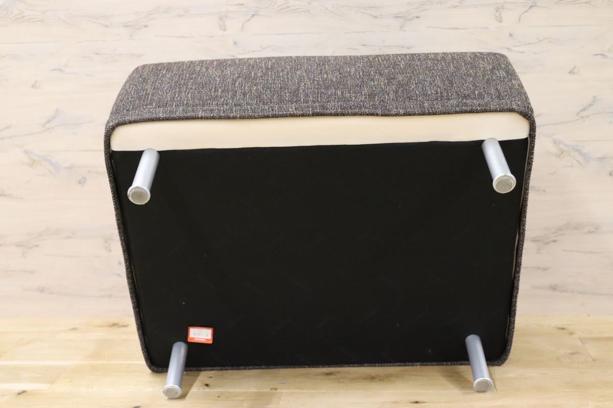 GMFK318A○Cassina / カッシーナ GRANDANGOLO グランダンゴロ オットマン フットスツール ファブリック イタリア 参考定価22万 展示品