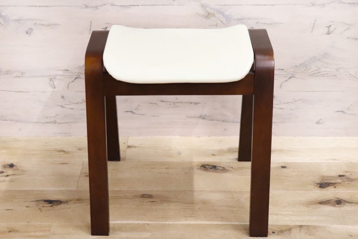 GMFK687○不二貿易 スツール 腰掛け スタッキング 曲木 モダン レトロ アイボリー