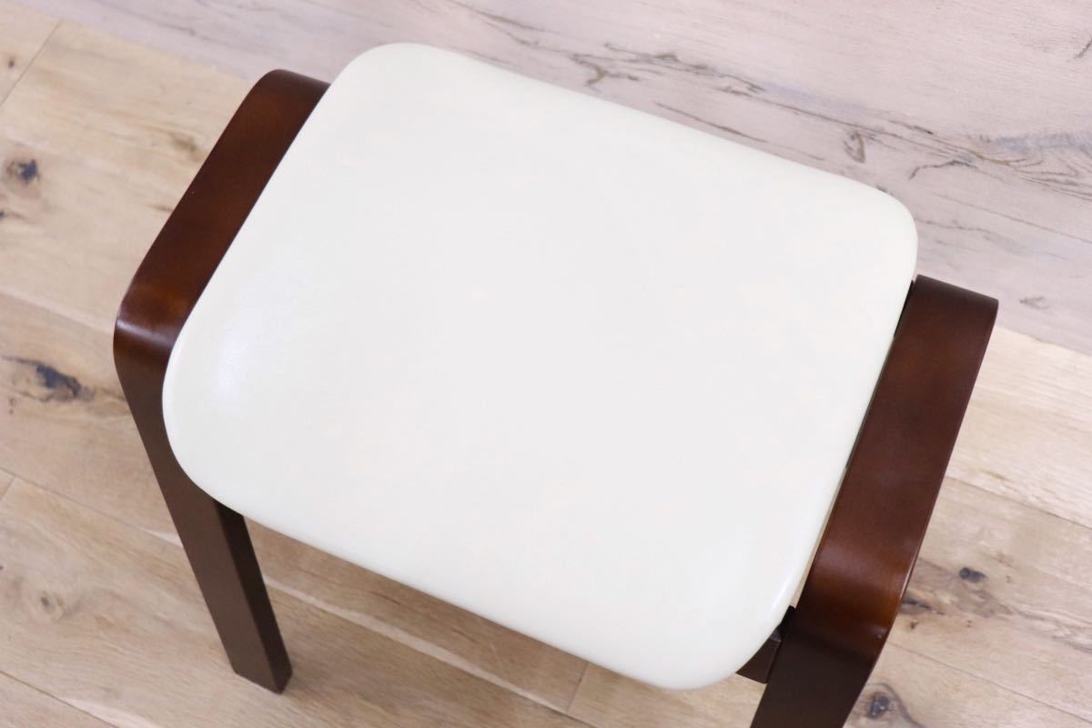 GMFK687○不二貿易 スツール 腰掛け スタッキング 曲木 モダン レトロ アイボリー