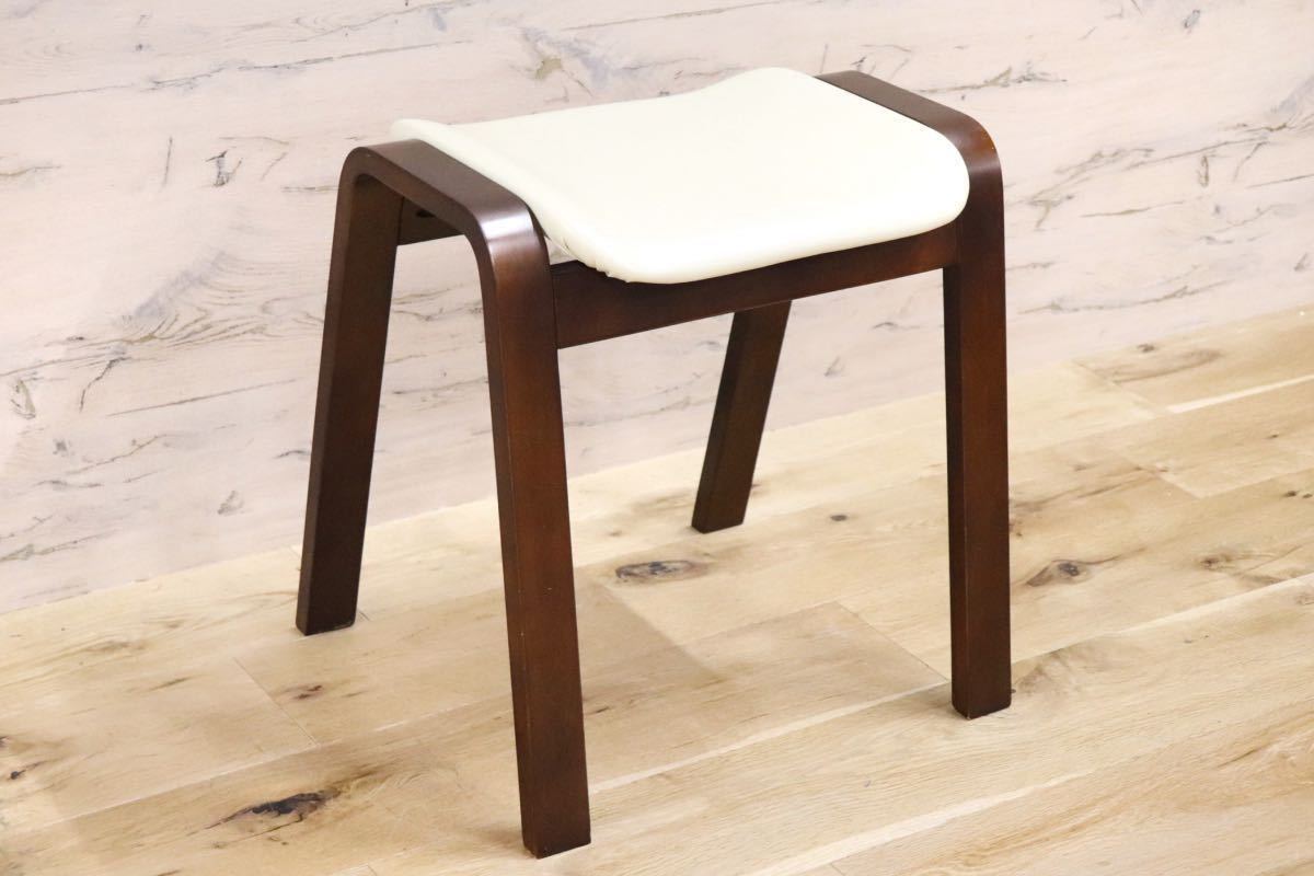 GMFK687○不二貿易 スツール 腰掛け スタッキング 曲木 モダン レトロ アイボリー