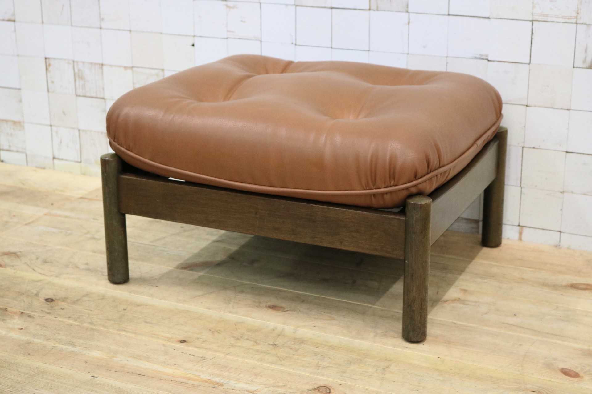 GMIO43〇maruni / 孔雀マルニ オットマン フットスツール 足置き レザー ブラウン ヴィンテージ モダン レトロ ミッドセンチュリー 稀少