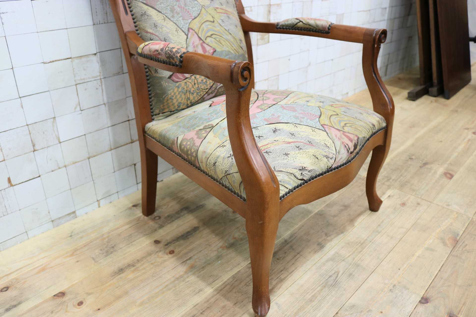 GMIK583○イタリア製 サロンチェア 椅子 アームチェア ファブリック 鋲打ち 猫脚 クラシック ヨーロピアン アンティーク調 ロココ調