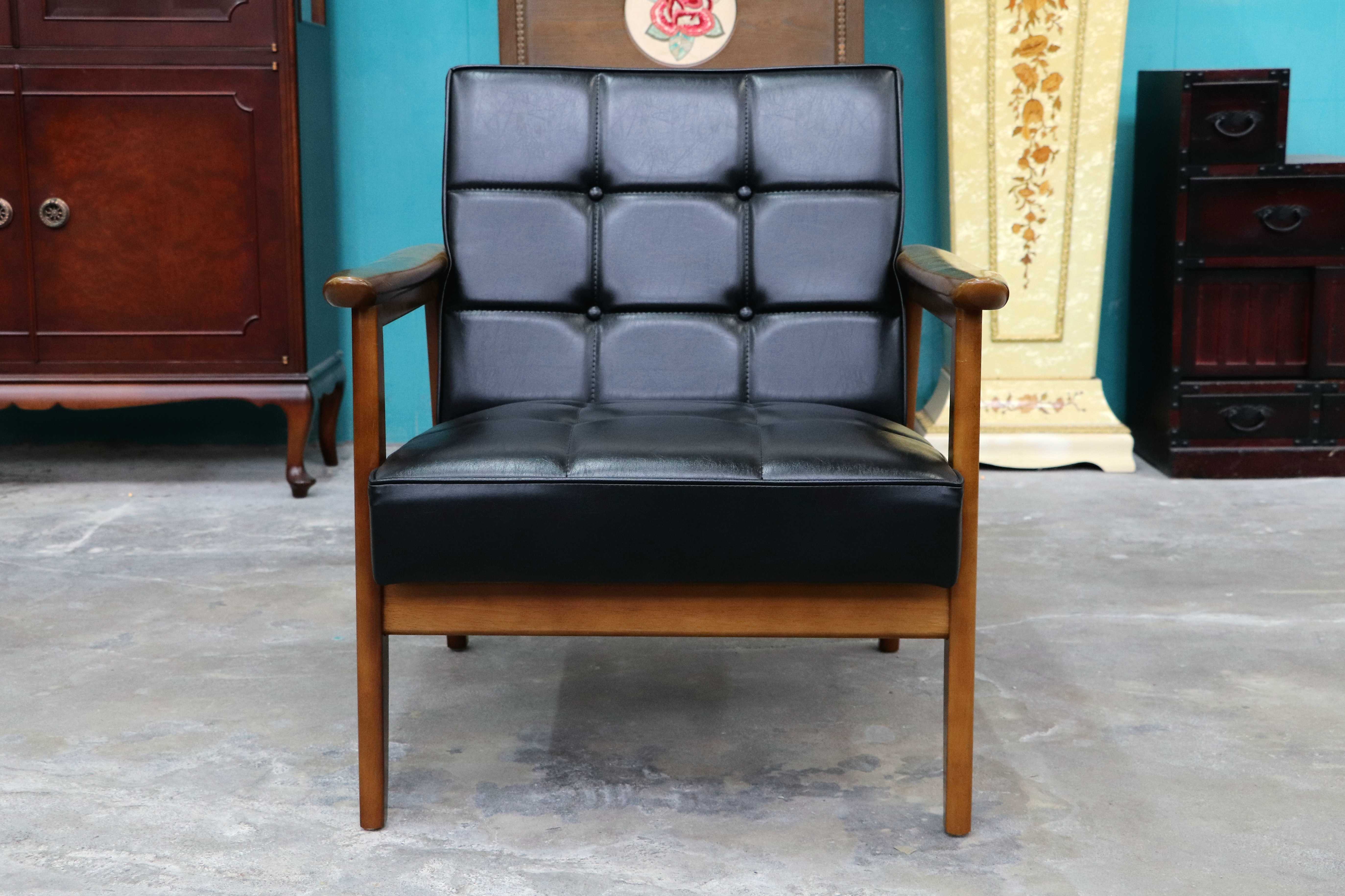 GMIK650C○カリモク60 Kチェア 1シーター スタンダードブラック 合皮 ラウンジチェア 肘掛け椅子 シングルソファ 展示品