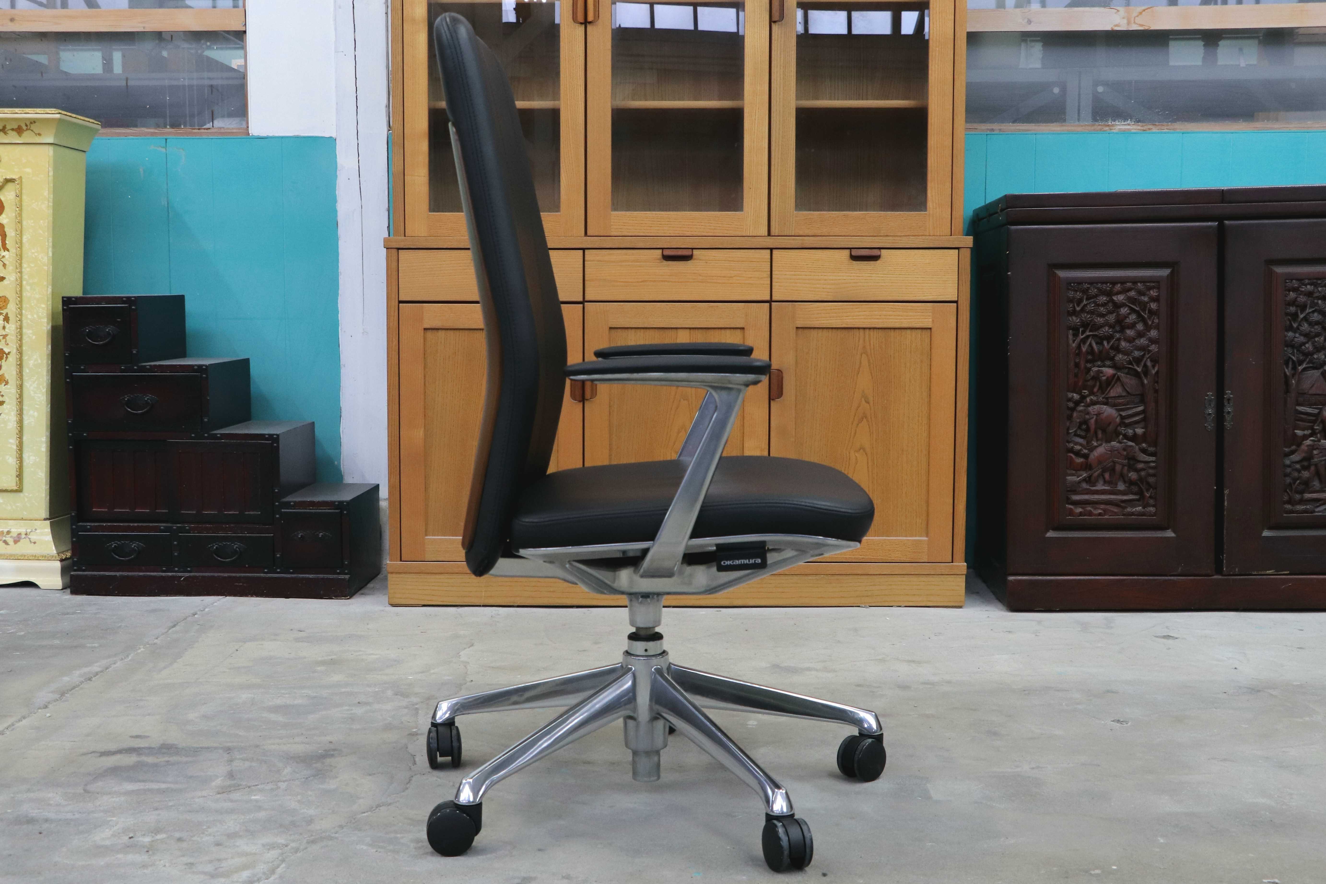 GMIK678D○okamura / オカムラ CRAFTIE クラフティー デスクチェア オフィスチェア アームチェア 本革 ウォールナット 定価約38万 展示品
