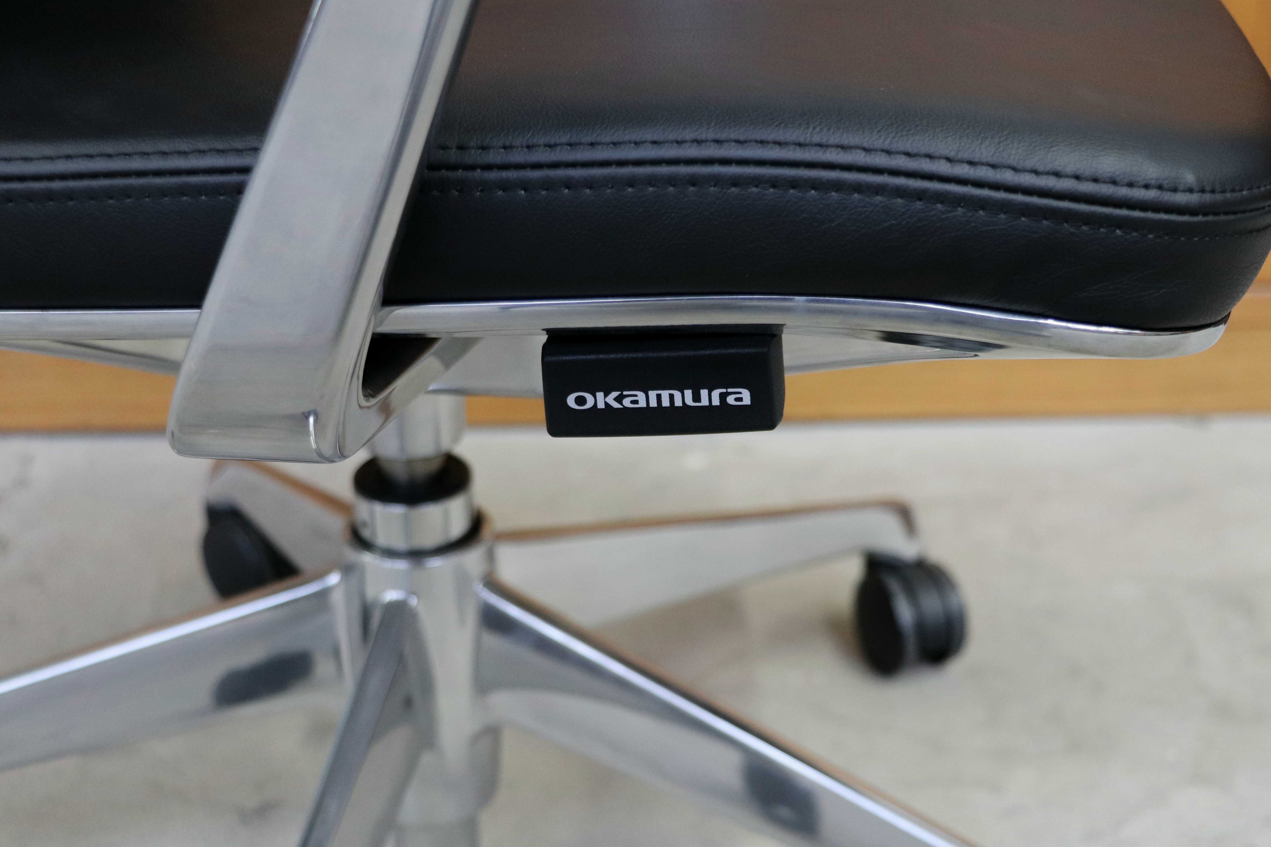 GMIK678G○okamura / オカムラ CRAFTIE クラフティー デスクチェア オフィスチェア アームチェア 本革 ウォールナット 定価約38万 展示品