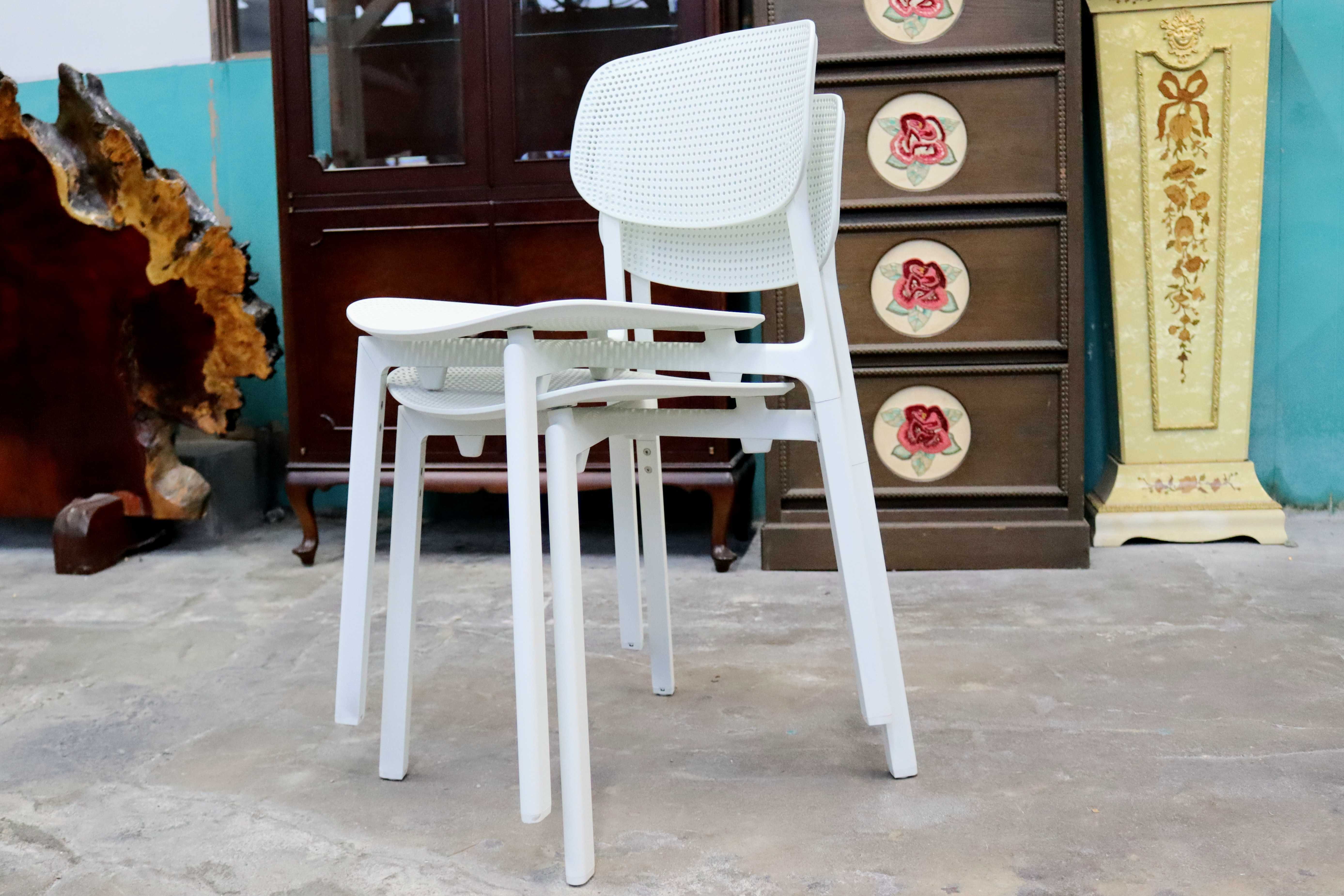 GMIS275C○KRISTALIA / クリスタリア COLANDER ダイニングチェア 椅子 2脚セット スタッキング モダン イタリア 白 展示品 定価約10万