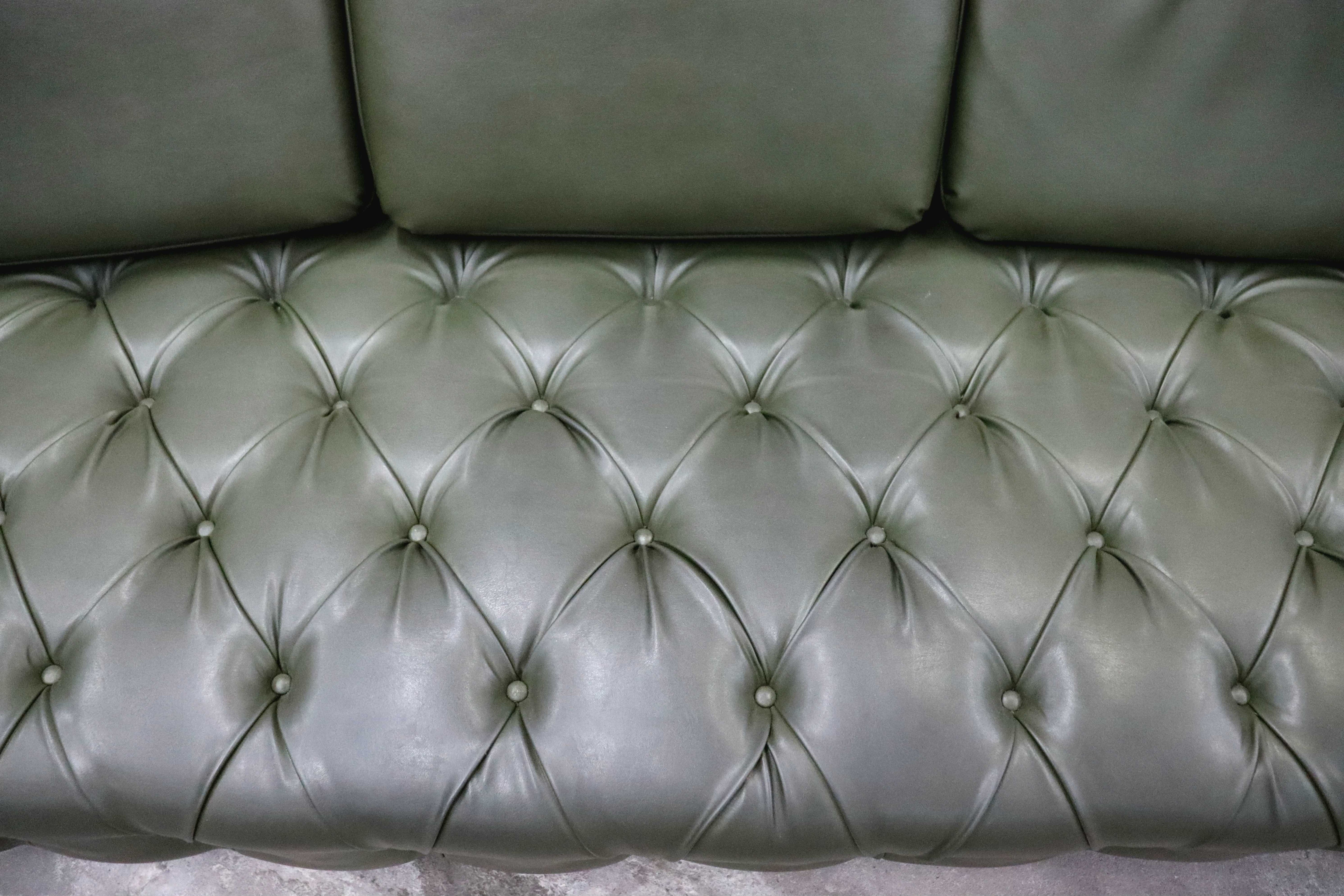 GMIK819○maruni / マルニ ベルサイユ 3人掛けソファ 3Pソファ 合皮 木製アーム クラシック エレガント 応接 ボタンタフティング 国産家具