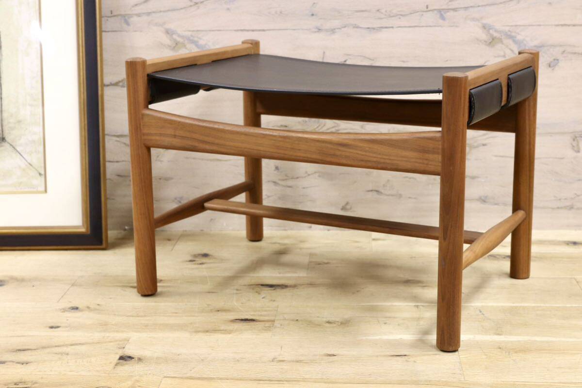 GMHK56○ウォールナット無垢材 スツール チェア 椅子 北欧デザイン 合皮 モデルルーム展示品