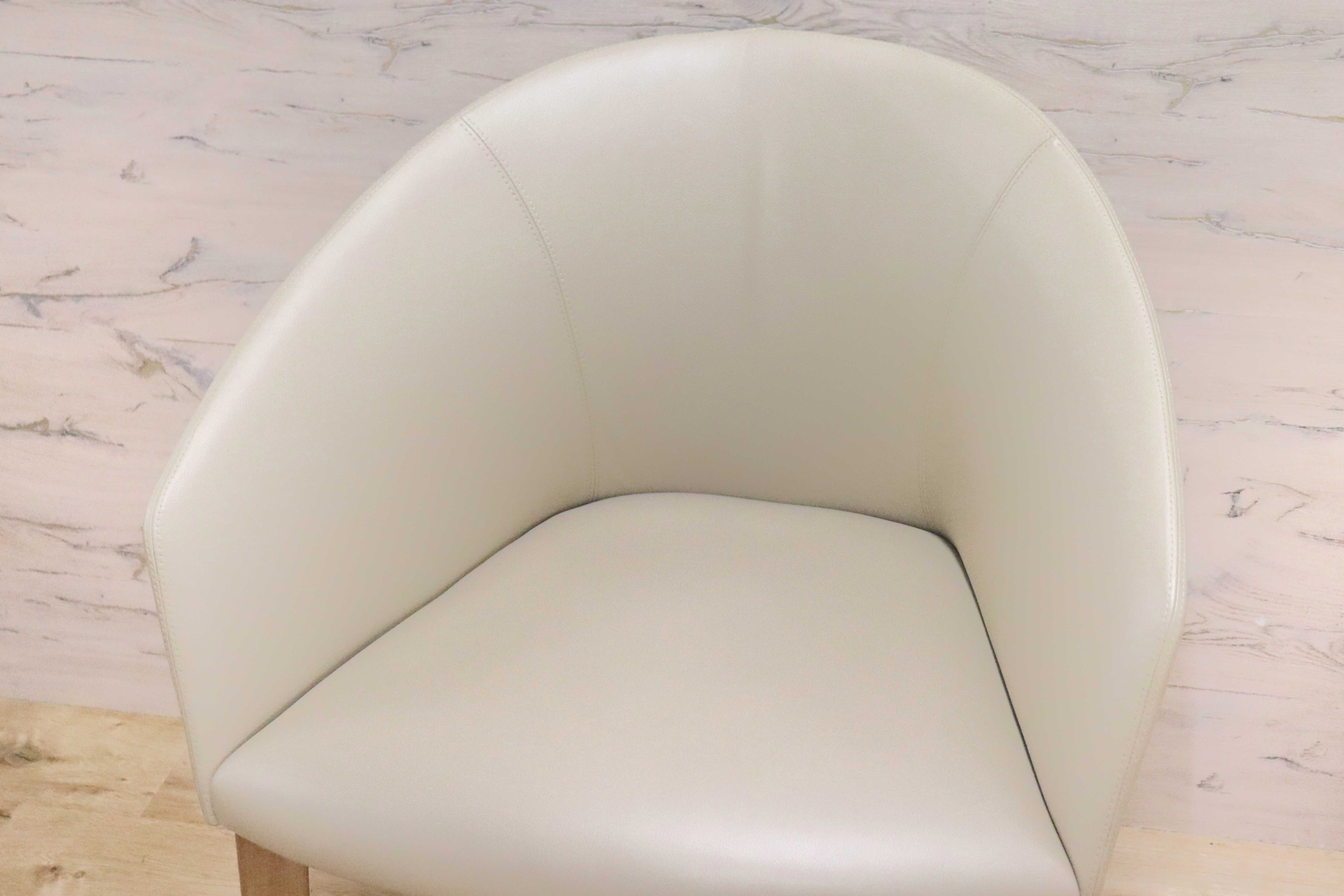GMGN421W○Andreu World / アンドリュー・ワールド Brandy アームチェア 椅子 本革 レザー ベージュ モダン 定価約20万 展示品