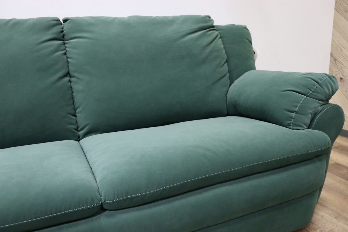 GMGN299○スペイン製 2.5人掛けソファ ラブソファ 長椅子 ファブリック マイクロファイバー地 グリーン 高級家具 モダン 展示品