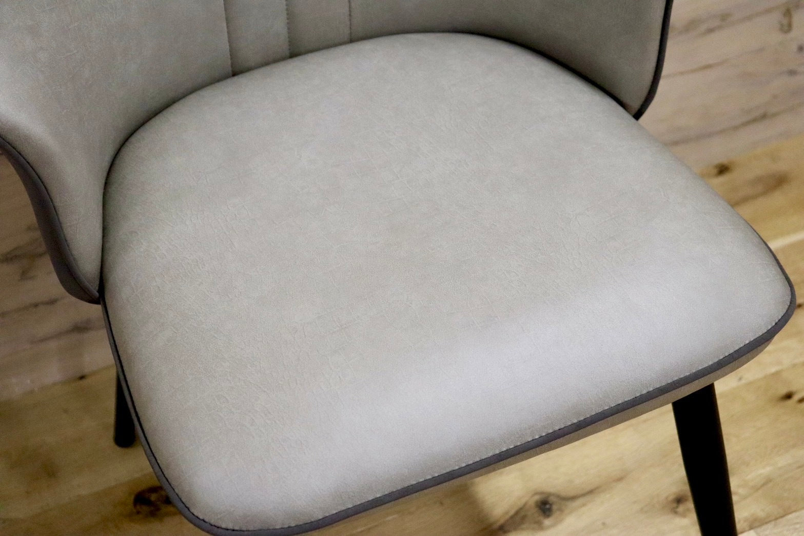 GMHN175C○CHERRY FURNITURE / 桜屋工業 ダイニングチェア スチール脚 ファブリック シンプル モダン 展示未使用品